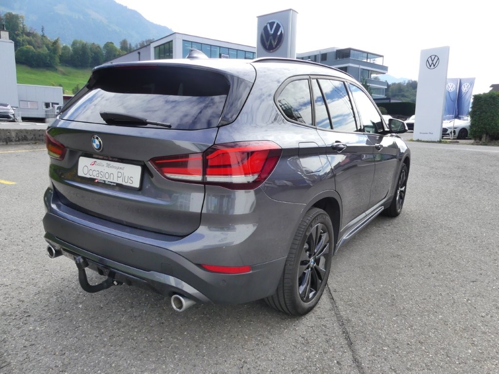 BMW X1 xDrive 20d xLine Steptronic-showroom-element-3