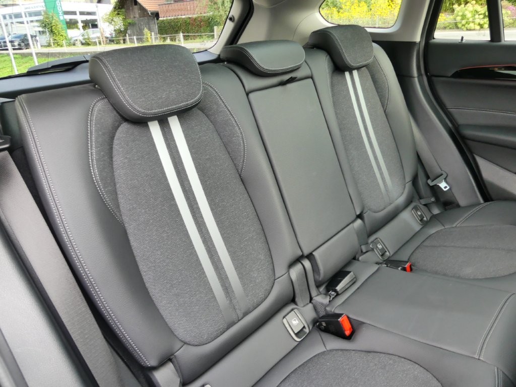 BMW X1 xDrive 20d xLine Steptronic-image-12