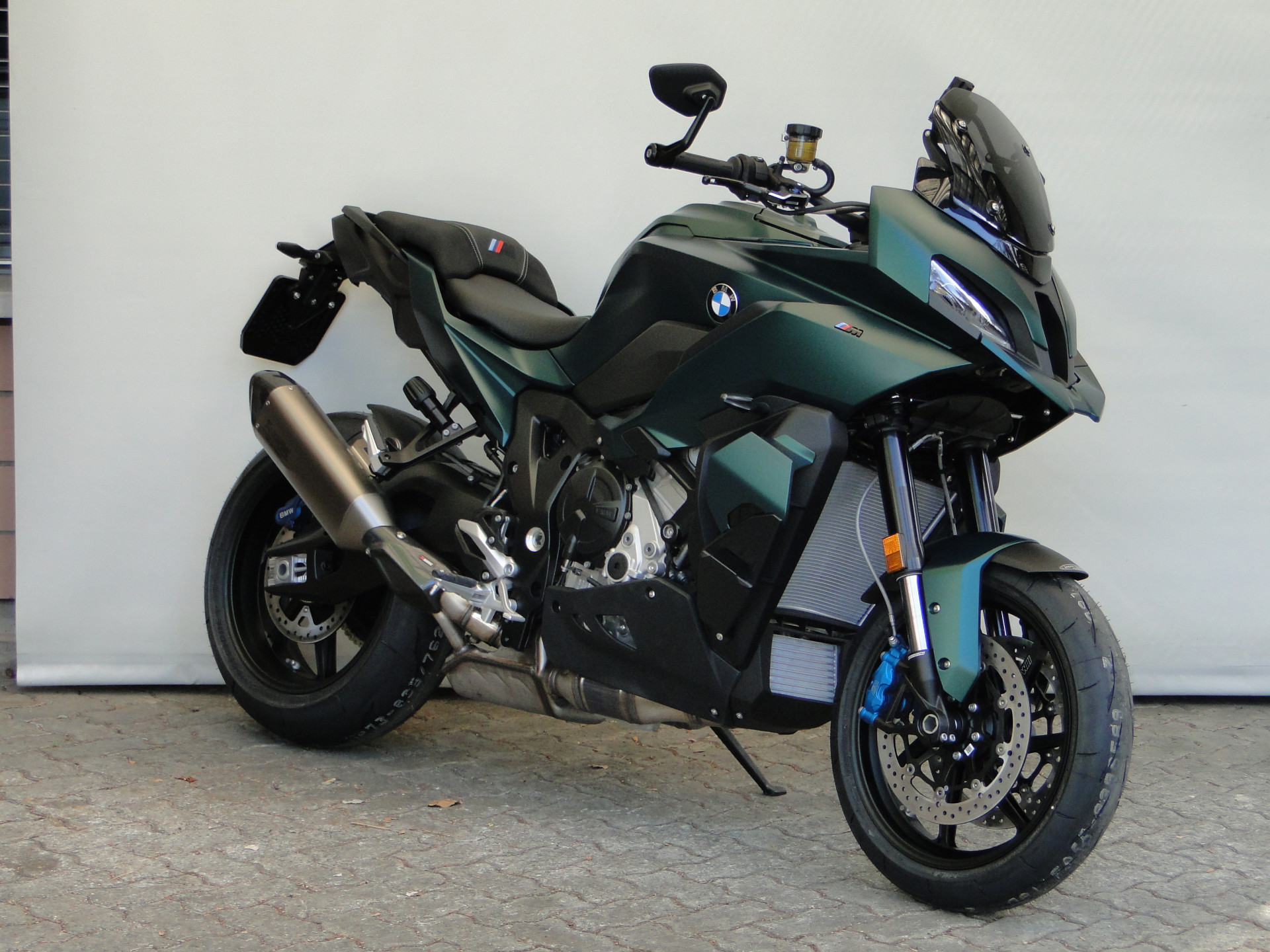 BMW M 1000 XR 2027-image-2