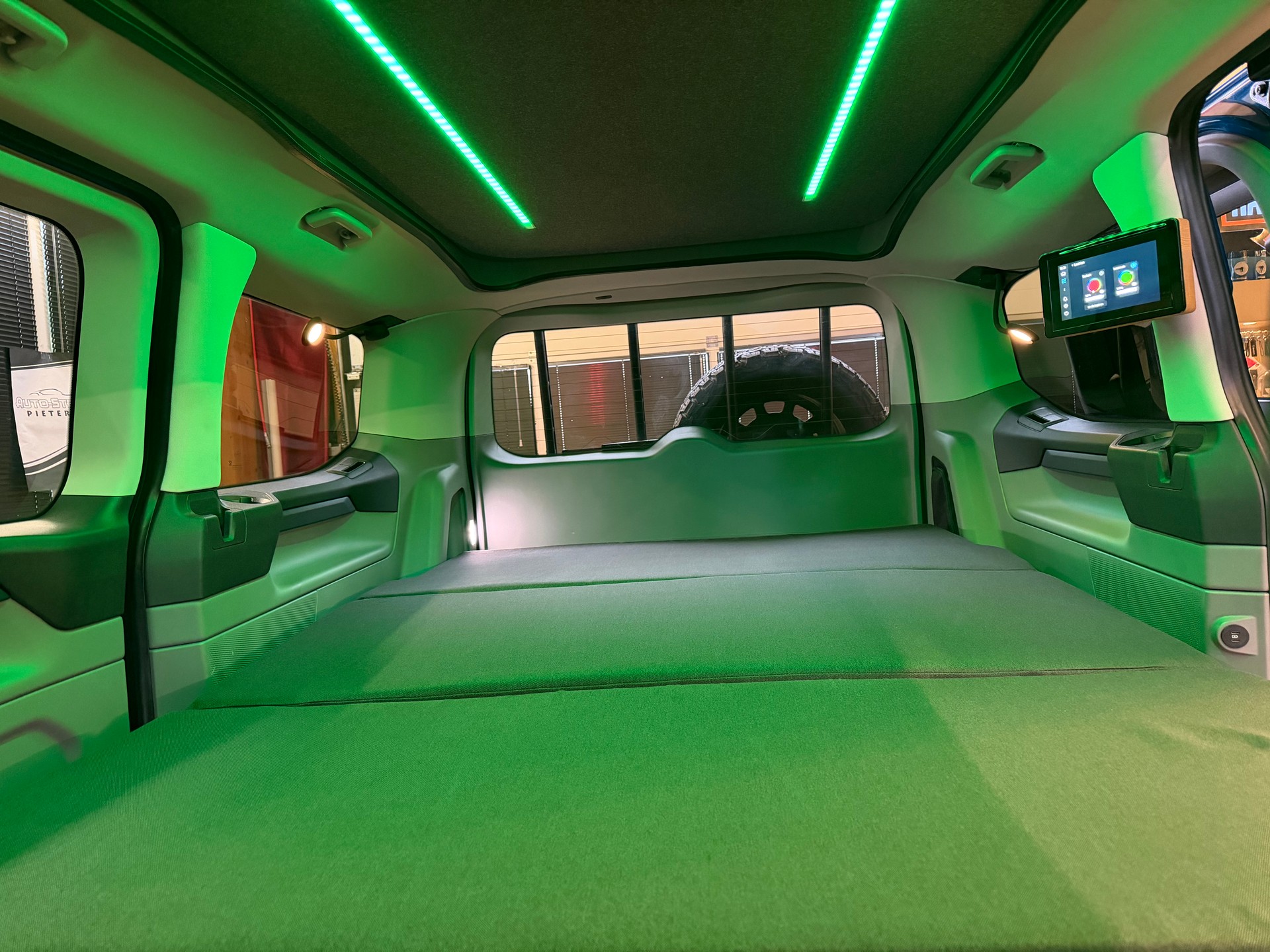 FORD TOURNEO CUSTOM "VANEXT" 4X4 5 PLÄTZER CAMPER "HÖHER" 170 PS DIESEL "SPEZIAL AUFBAU" MIT MFK CH !! MIT AHK.-image-5