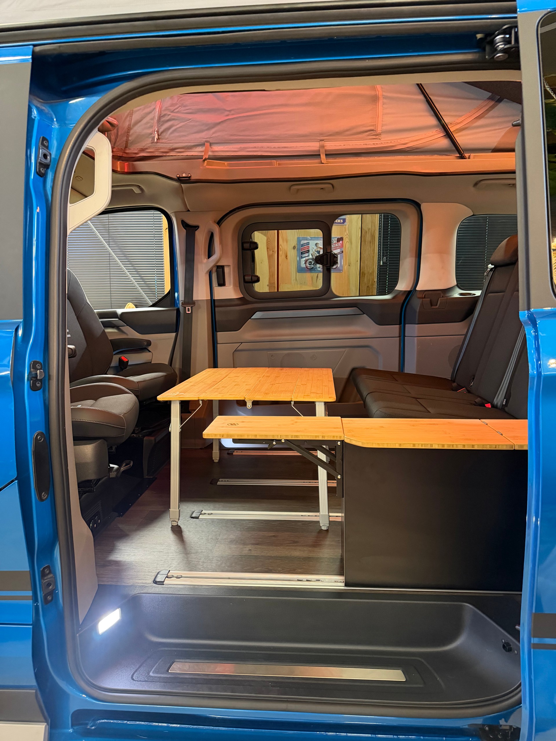 FORD TOURNEO CUSTOM "VANEXT" 4X4 5 PLÄTZER CAMPER "HÖHER" 170 PS DIESEL "SPEZIAL AUFBAU" MIT MFK CH !! MIT AHK.-image-61