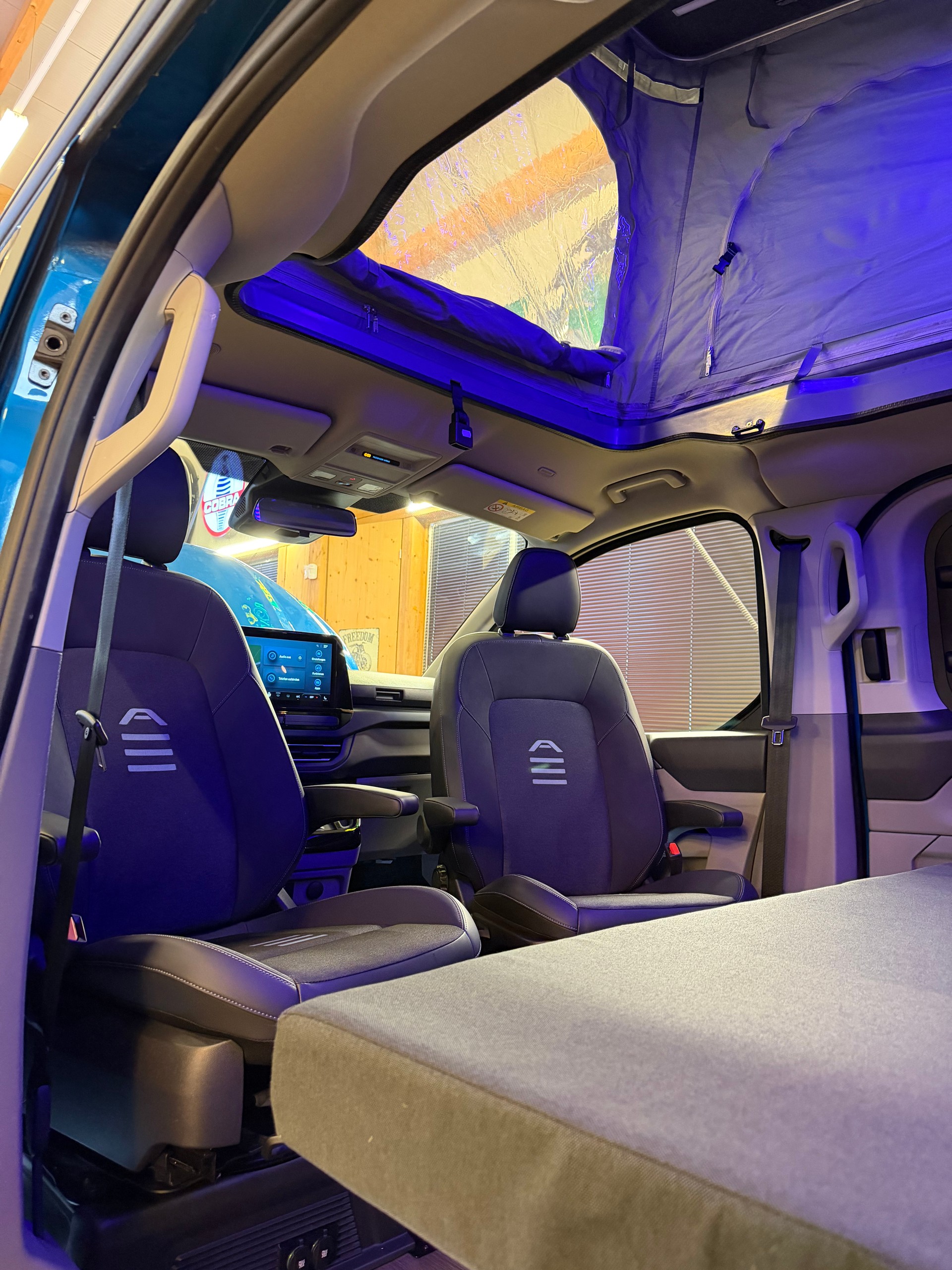 FORD TOURNEO CUSTOM "VANEXT" 4X4 5 PLÄTZER CAMPER "HÖHER" 170 PS DIESEL "SPEZIAL AUFBAU" MIT MFK CH !! MIT AHK.-image-62