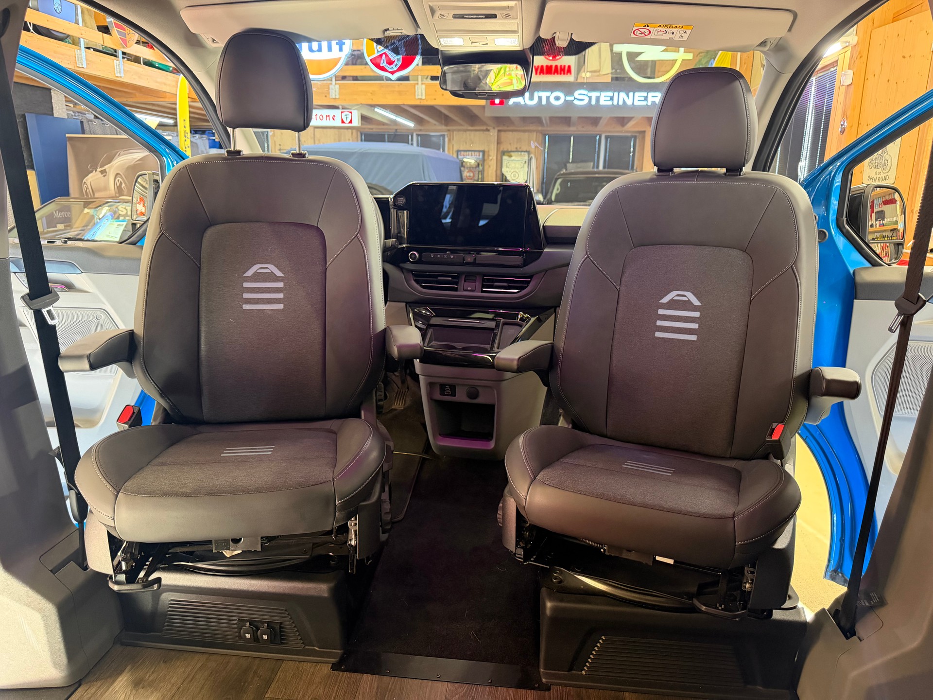 FORD TOURNEO CUSTOM "VANEXT" 4X4 5 PLÄTZER CAMPER "HÖHER" 170 PS DIESEL "SPEZIAL AUFBAU" MIT MFK CH !! MIT AHK.-image-26