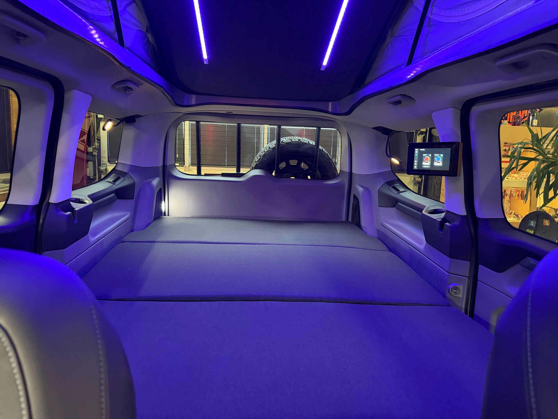 FORD TOURNEO CUSTOM "VANEXT" 4X4 5 PLÄTZER CAMPER "HÖHER" 170 PS DIESEL "SPEZIAL AUFBAU" MIT MFK CH !! MIT AHK.-image-14
