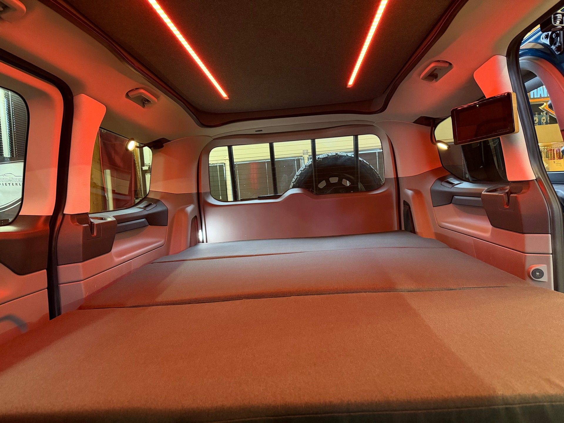 FORD TOURNEO CUSTOM "VANEXT" 4X4 5 PLÄTZER CAMPER "HÖHER" 170 PS DIESEL "SPEZIAL AUFBAU" MIT MFK CH !! MIT AHK.-image-58
