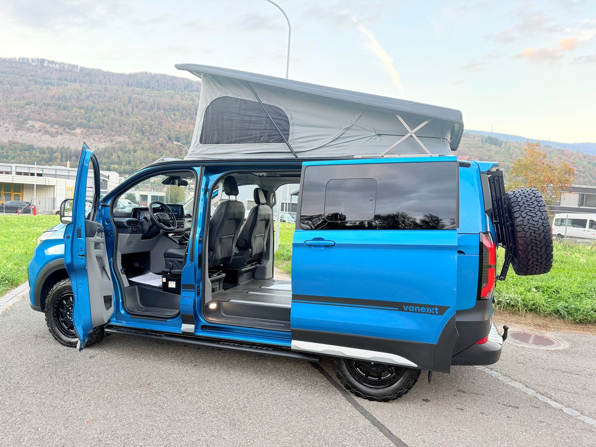 FORD TOURNEO CUSTOM "VANEXT" 4X4 5 PLÄTZER CAMPER "HÖHER" 170 PS DIESEL "SPEZIAL AUFBAU" MIT MFK CH !! MIT AHK.-image-16