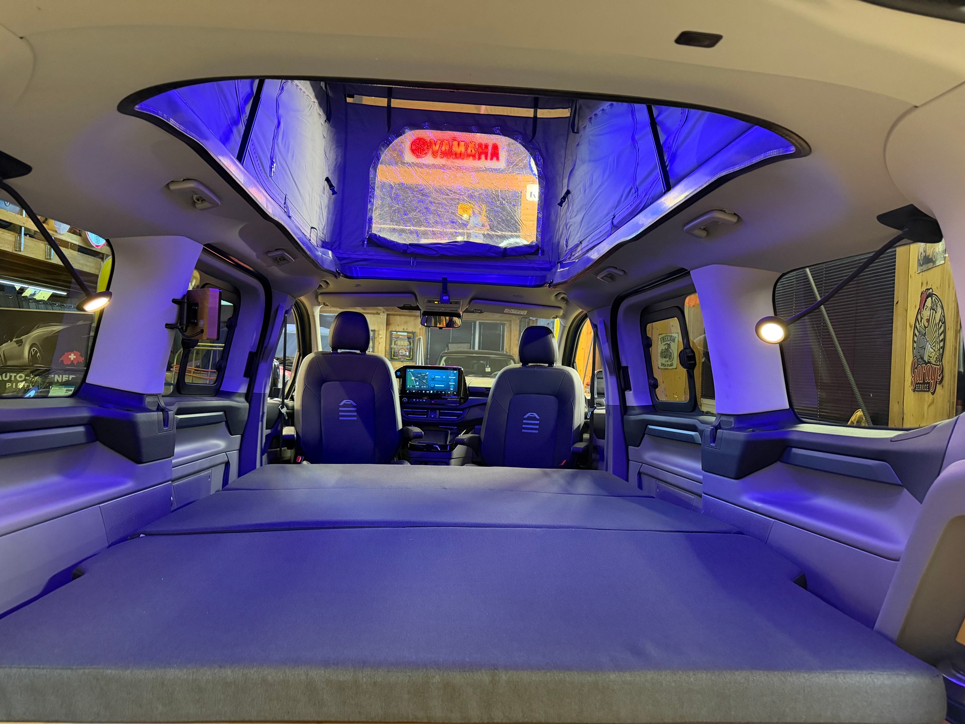 FORD TOURNEO CUSTOM "VANEXT" 4X4 5 PLÄTZER CAMPER "HÖHER" 170 PS DIESEL "SPEZIAL AUFBAU" MIT MFK CH !! MIT AHK.-image-4