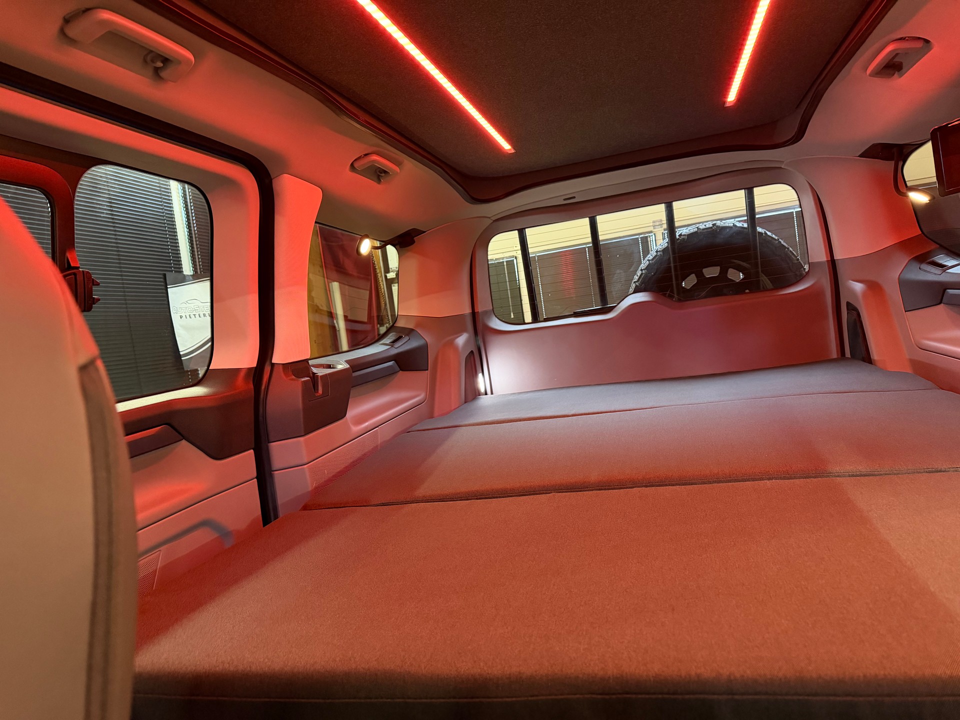 FORD TOURNEO CUSTOM "VANEXT" 4X4 5 PLÄTZER CAMPER "HÖHER" 170 PS DIESEL "SPEZIAL AUFBAU" MIT MFK CH !! MIT AHK.-image-6