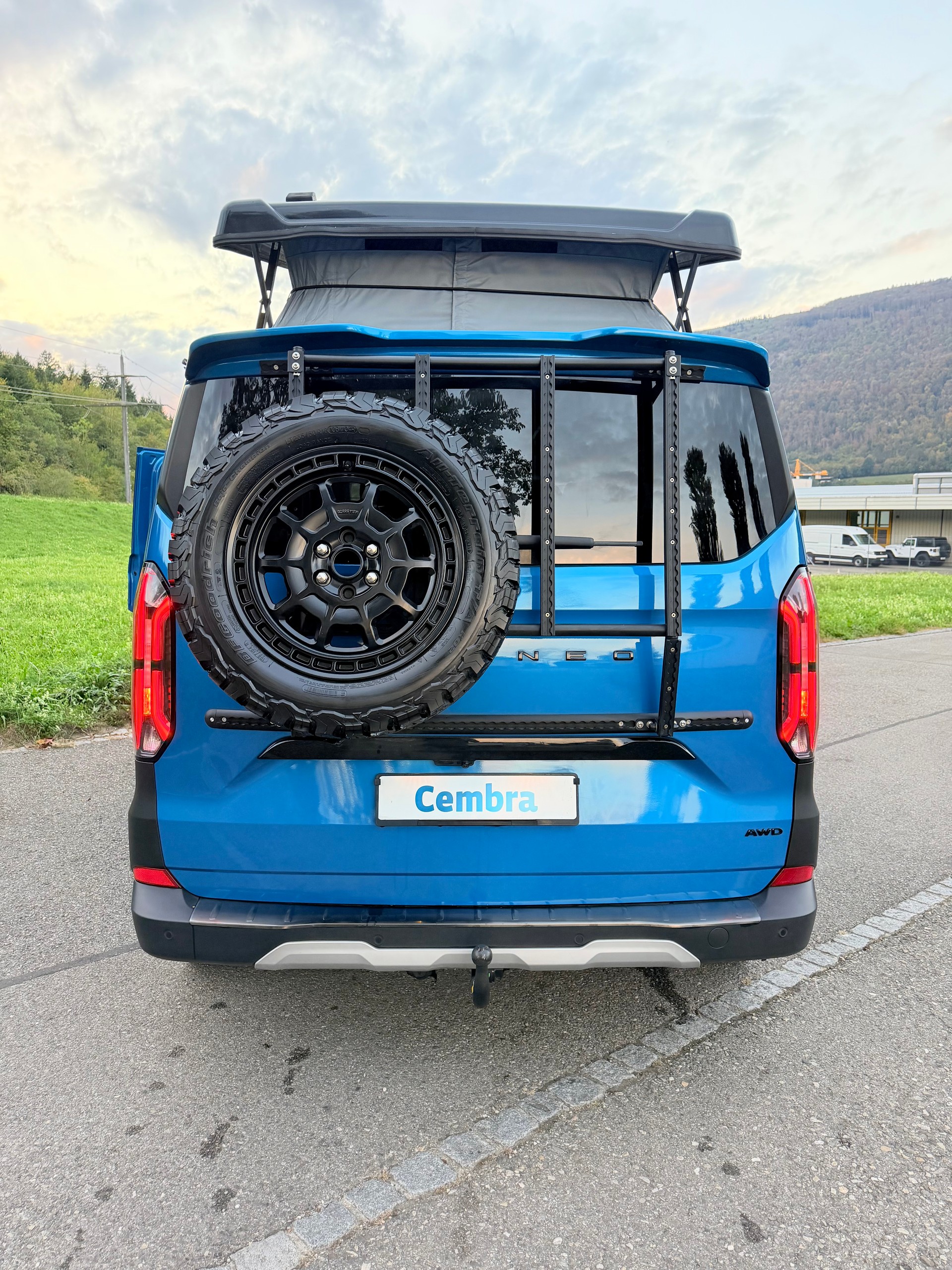 FORD TOURNEO CUSTOM "VANEXT" 4X4 5 PLÄTZER CAMPER "HÖHER" 170 PS DIESEL "SPEZIAL AUFBAU" MIT MFK CH !! MIT AHK.-showroom-element-3
