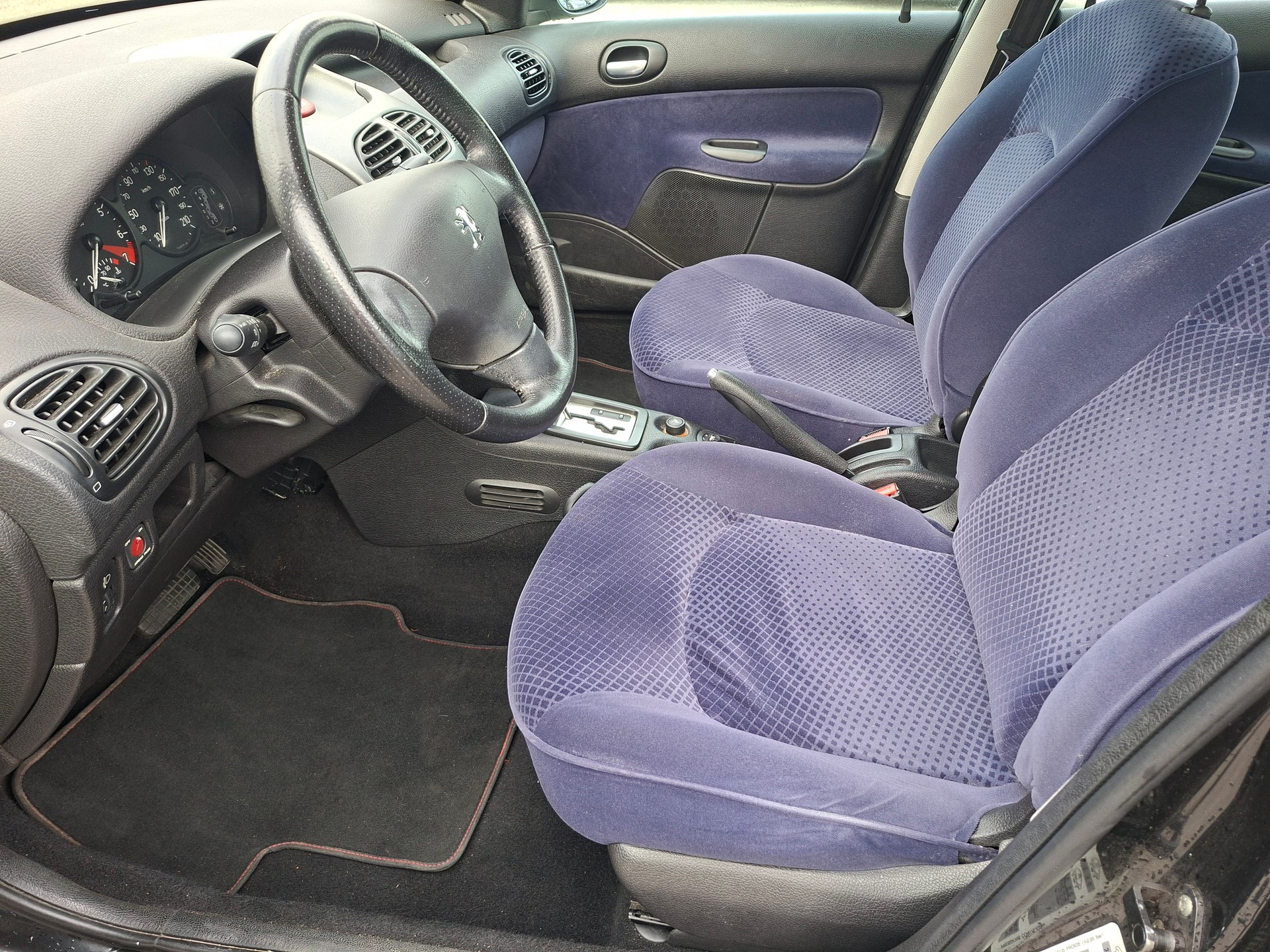 PEUGEOT 206 1.6 16V (XT) Premium-image-6