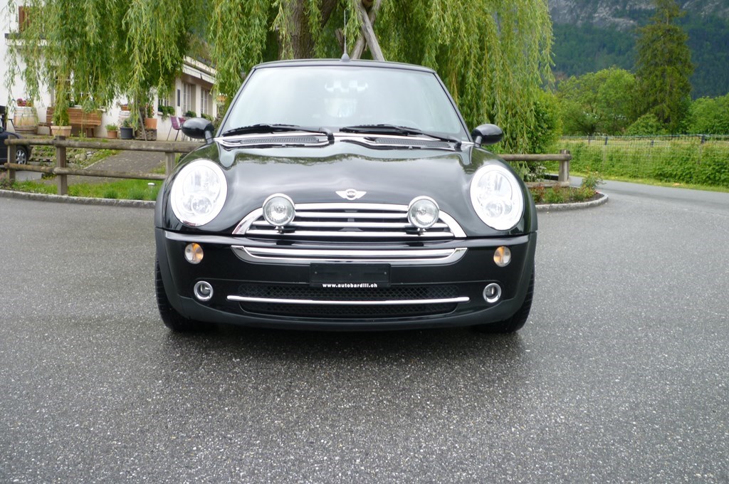 MINI Cooper Cabriolet-image-1
