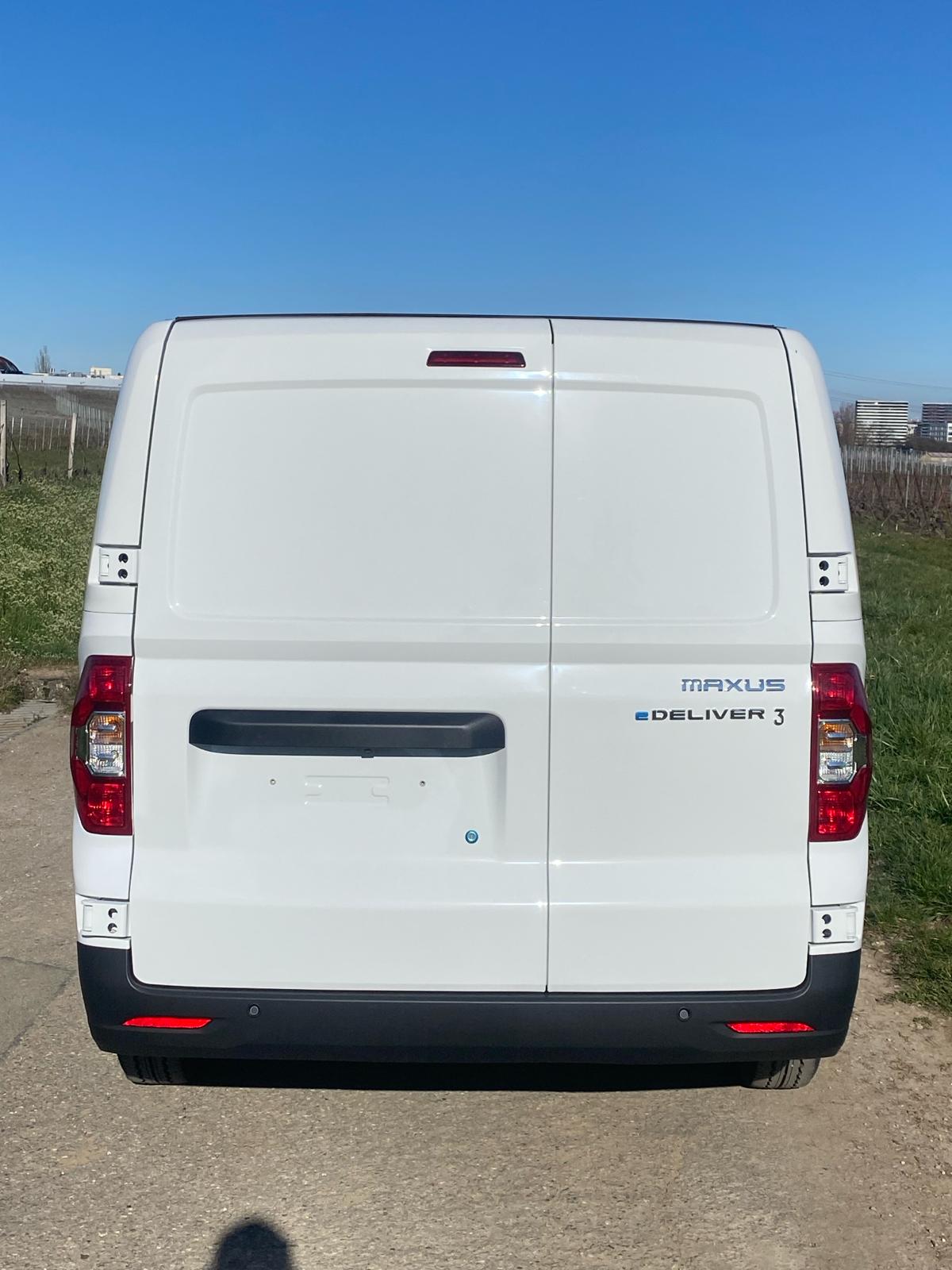 MAXUS eDELIVER 3 Kastenaufbau L1H1 Short 52.5kWh-image-2