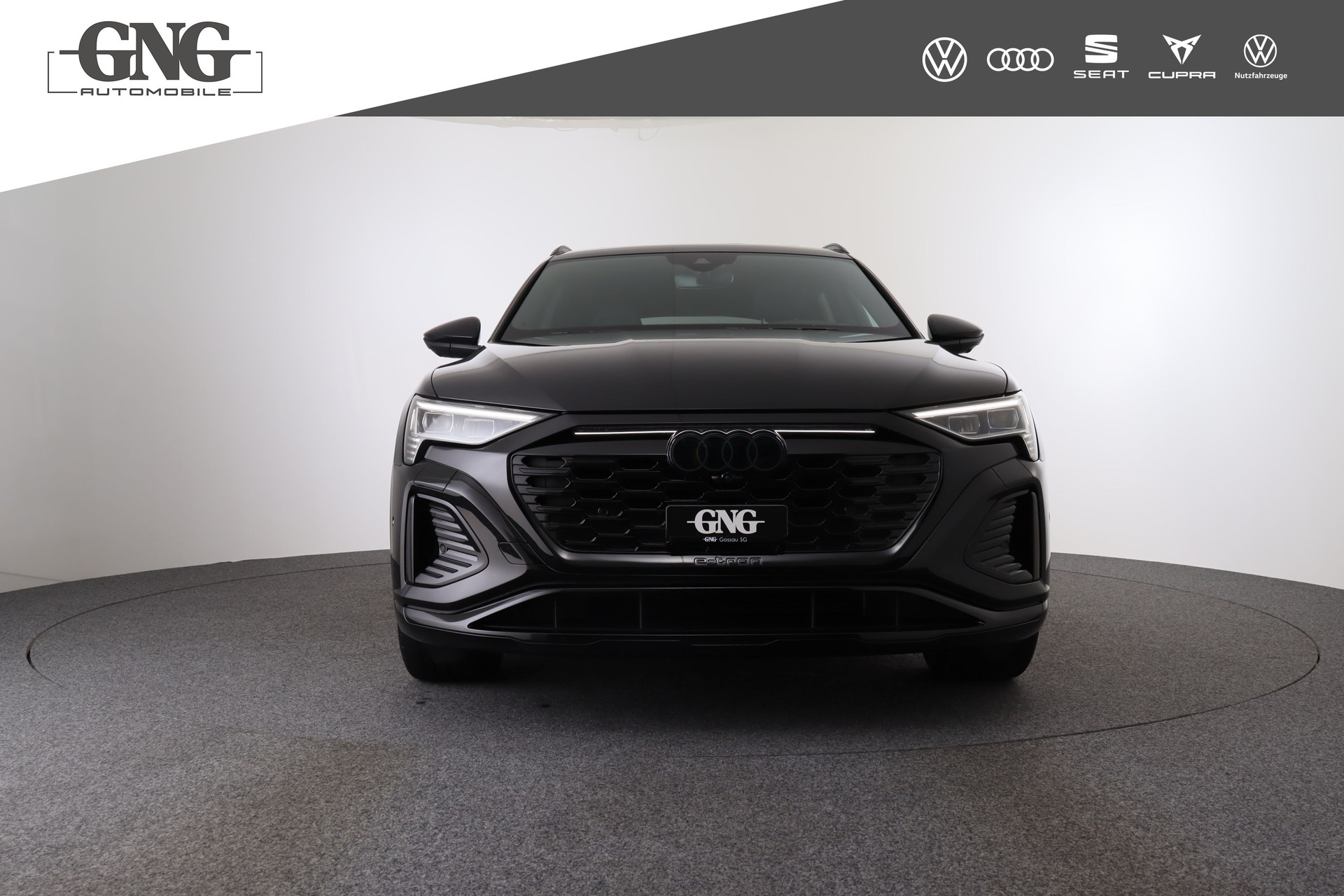 AUDI Q8 55 e-tron Black Edition quattro-image-6