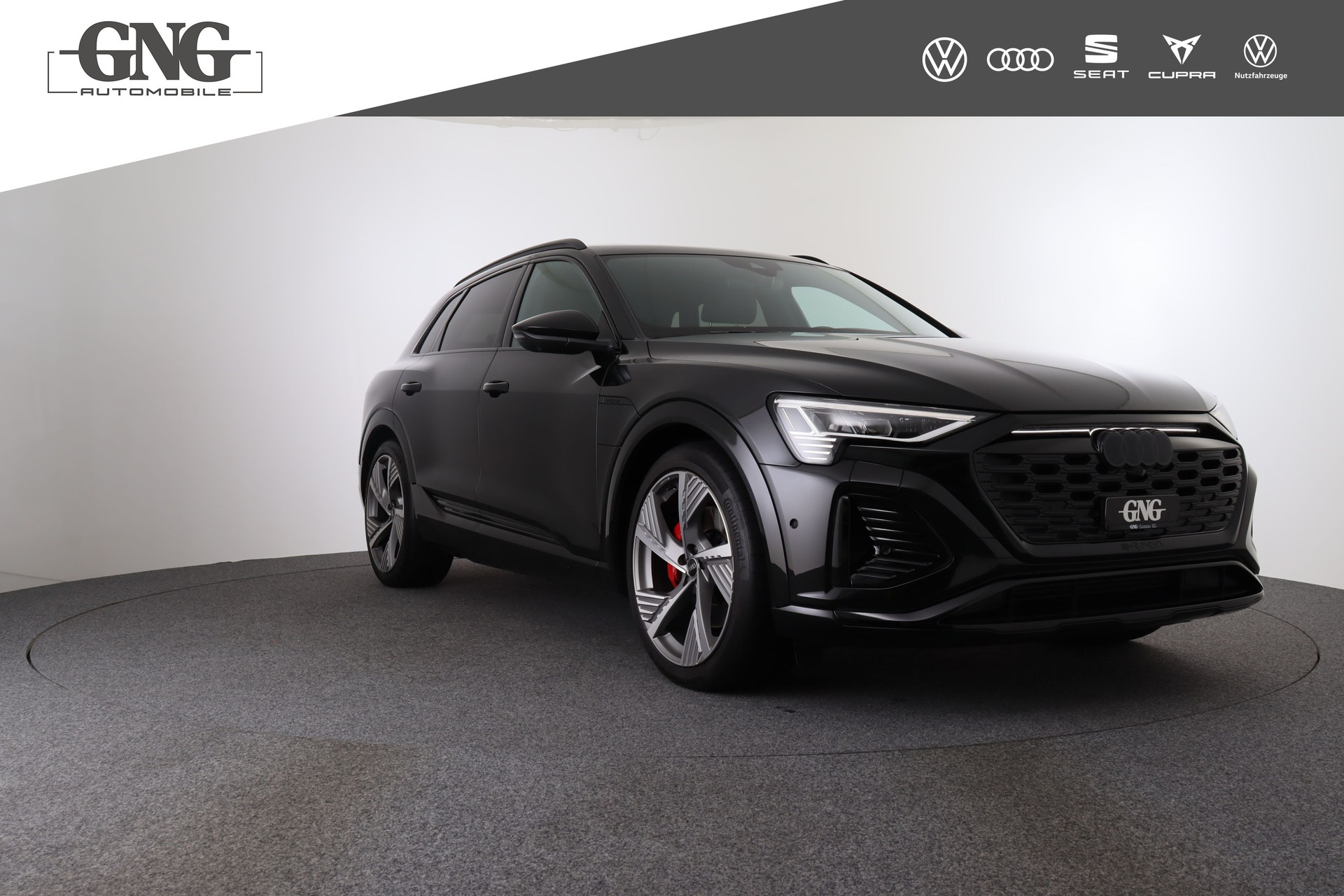 AUDI Q8 55 e-tron Black Edition quattro-image-5