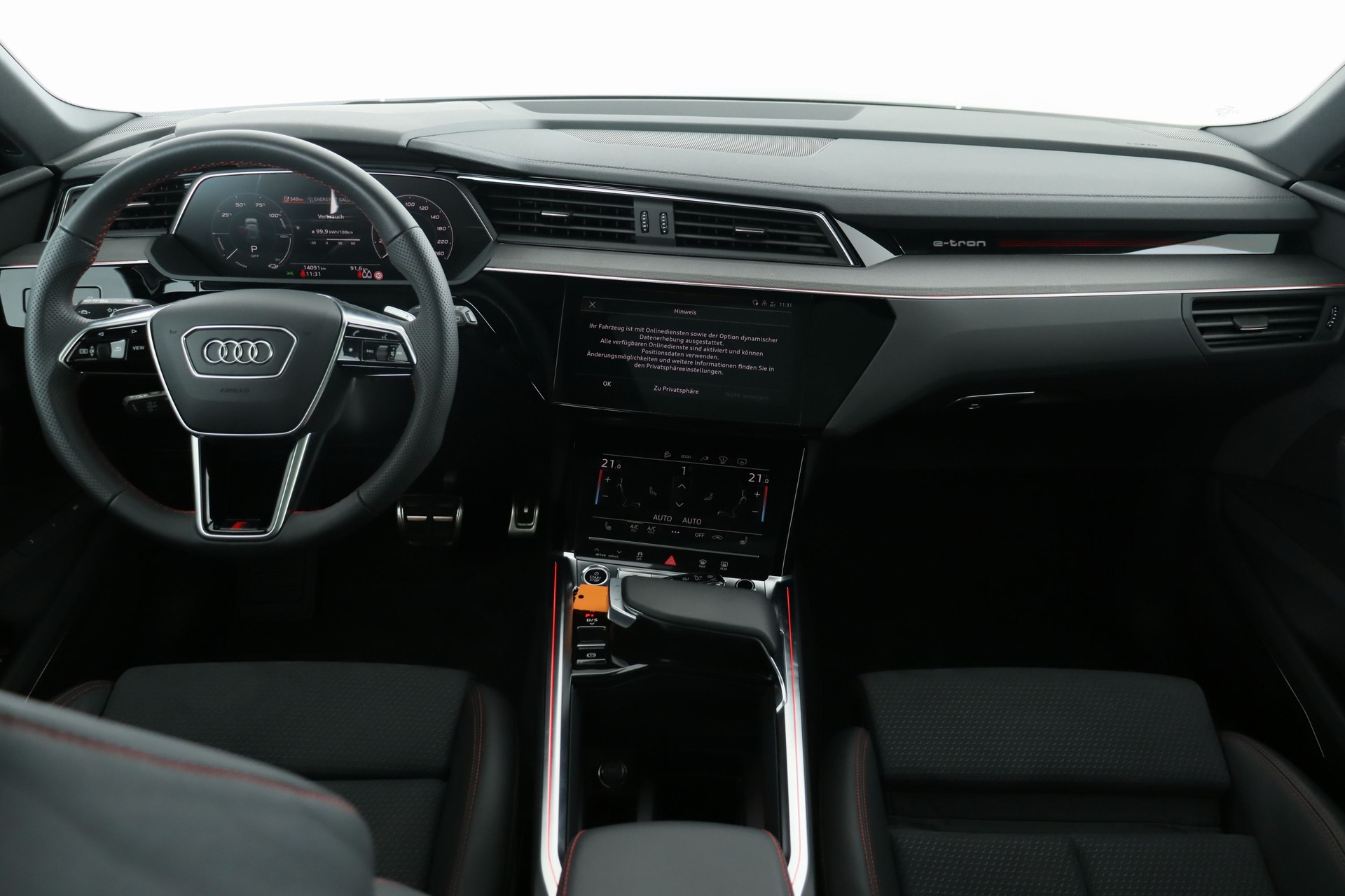 AUDI Q8 55 e-tron Black Edition quattro-image-14