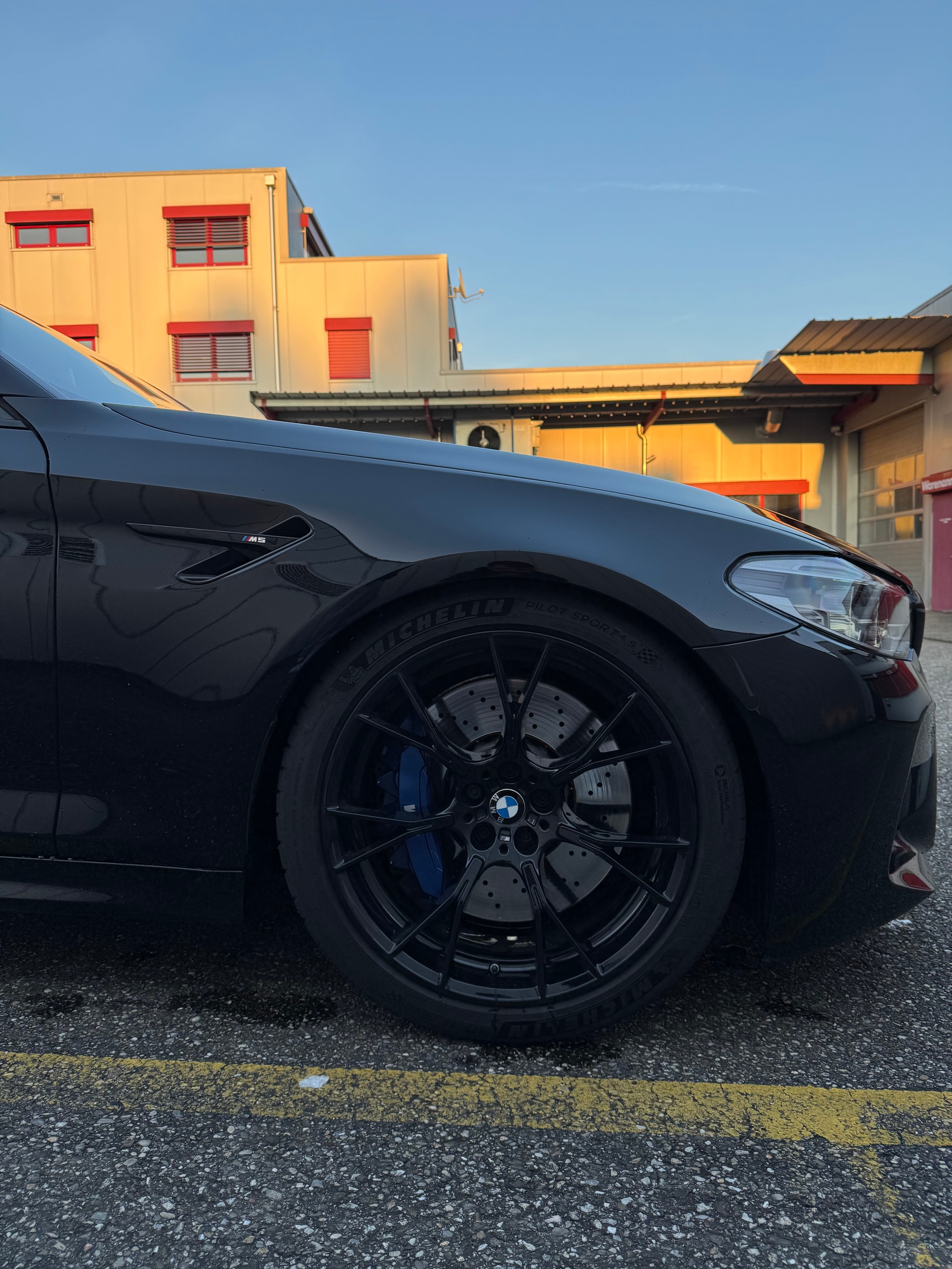 BMW BMW M5 xDrive Competition Drivelogic-image-5