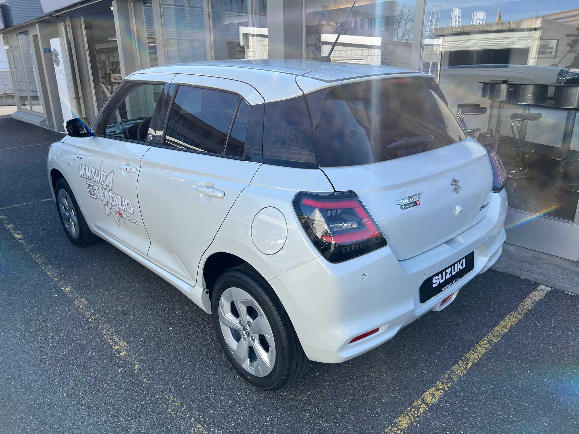 SUZUKI Swift 1.2 Tradizio Hybrid 4x4-showroom-element-2