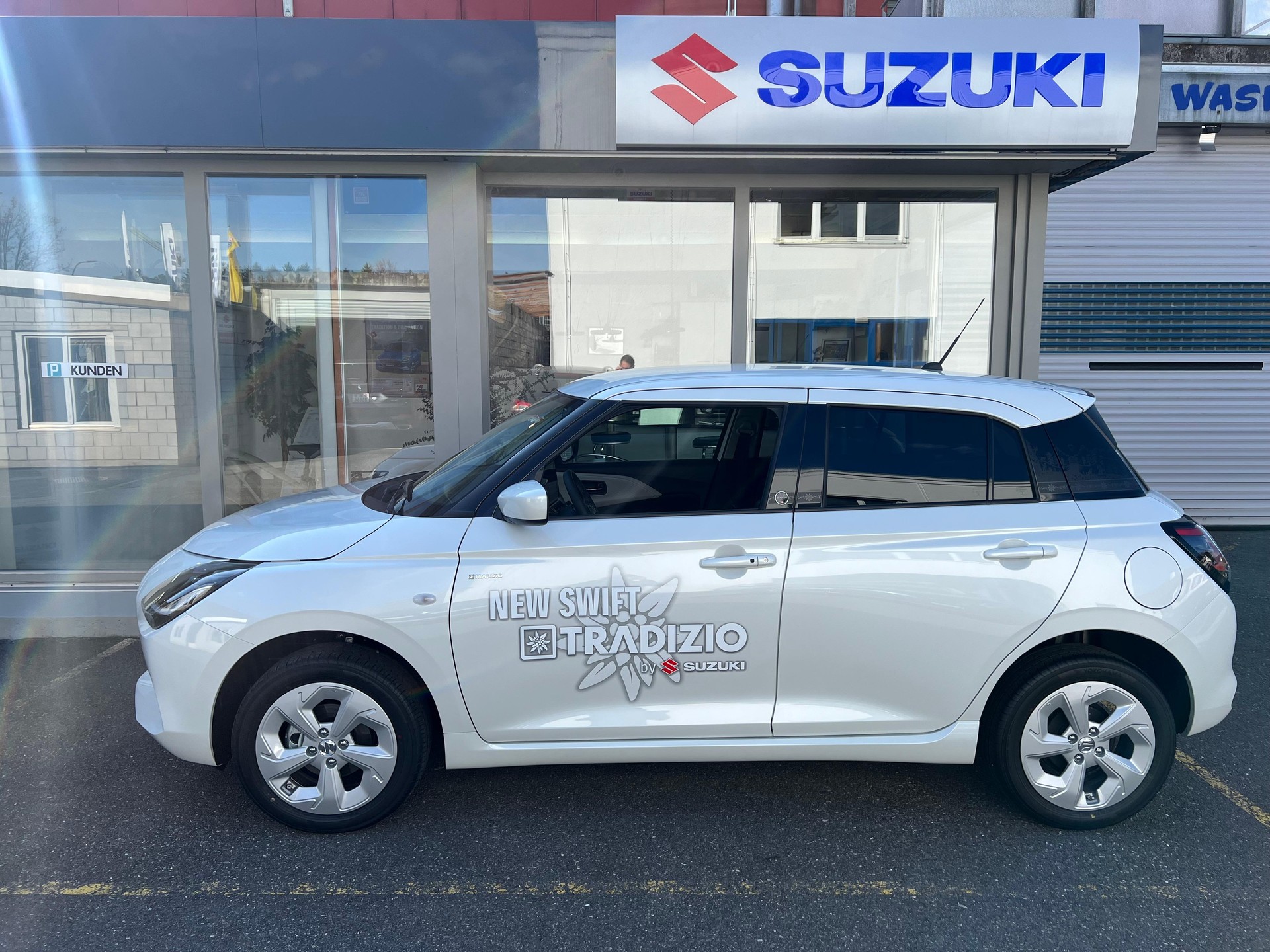 SUZUKI Swift 1.2 Tradizio Hybrid 4x4-image-1
