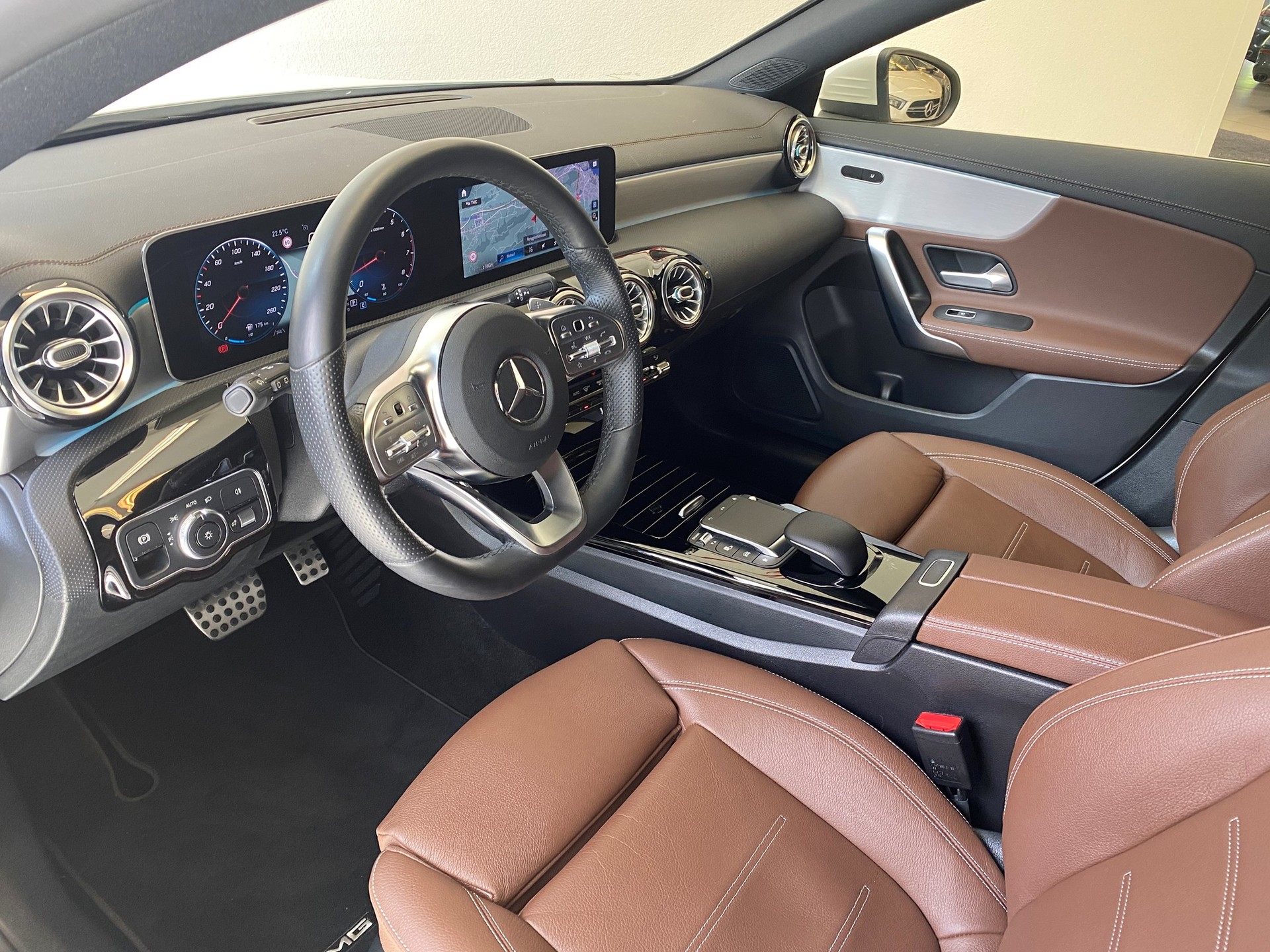 MERCEDES-BENZ AMG Line-image-2