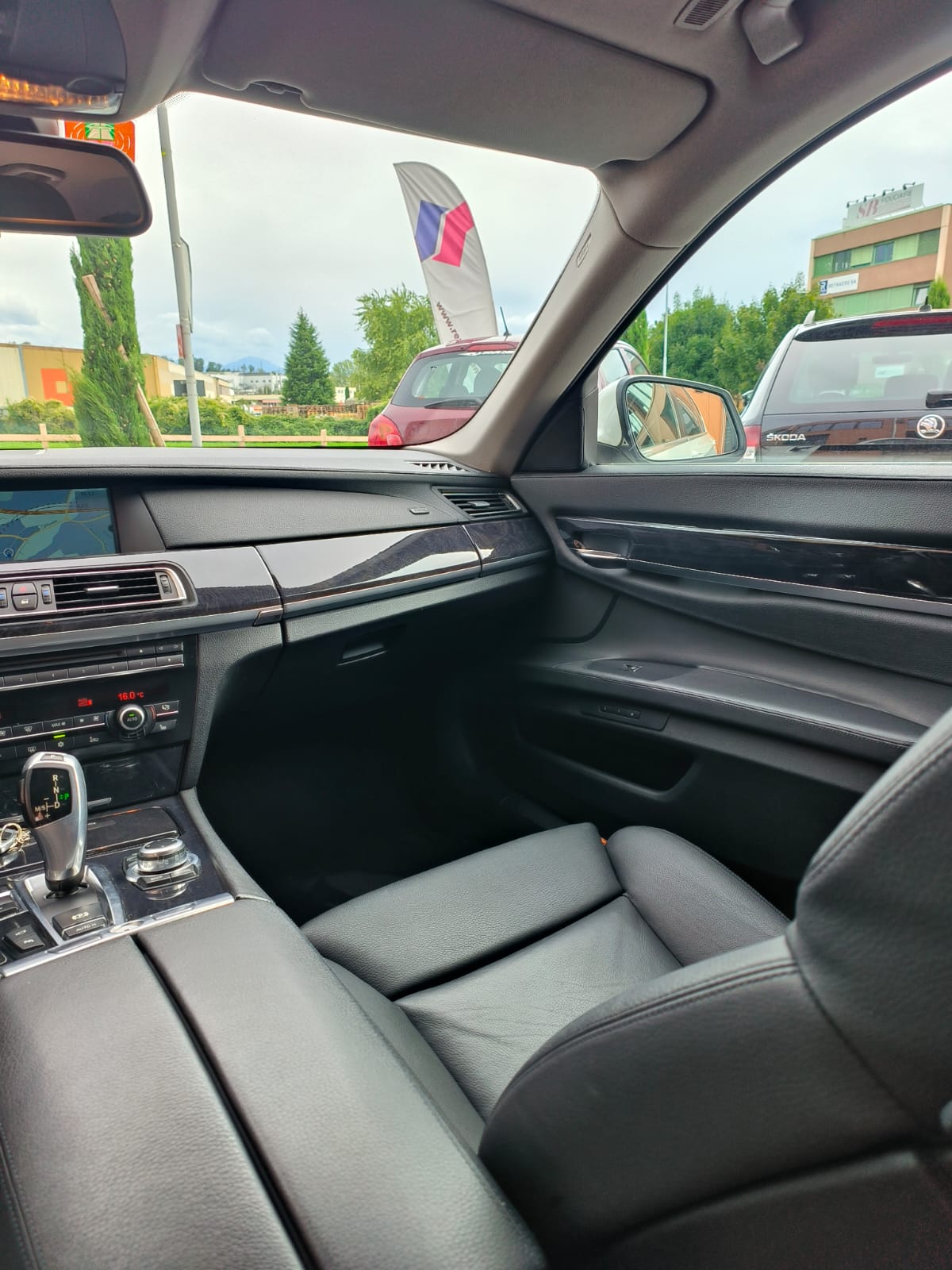 BMW 730d-image-13