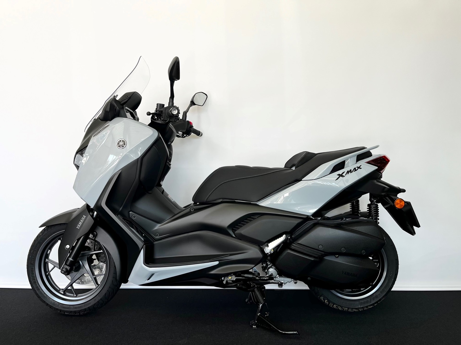 YAMAHA X-Max 300 Tech Max+-image-1