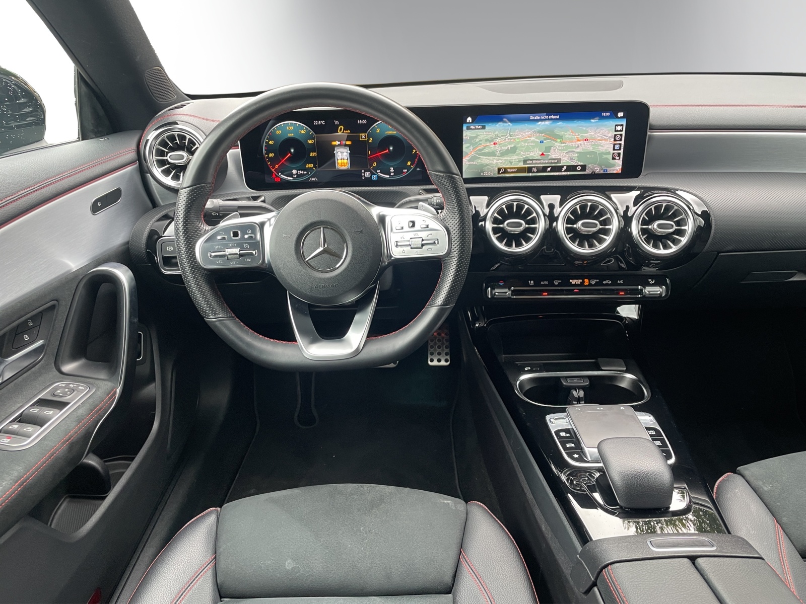 MERCEDES-BENZ CLA 220 AMG Line 7G-DCT-image-9