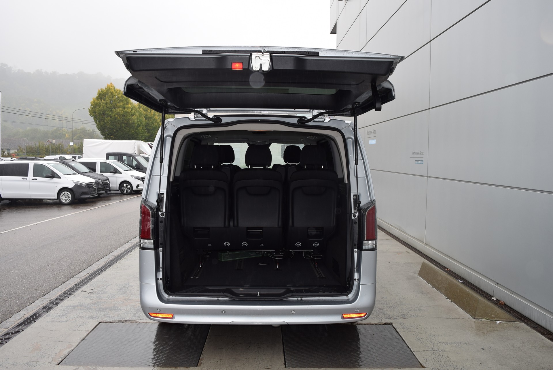 MERCEDES-BENZ Vito 116 CDI Lang Tourer 9G-Tronic 4M Select-image-5