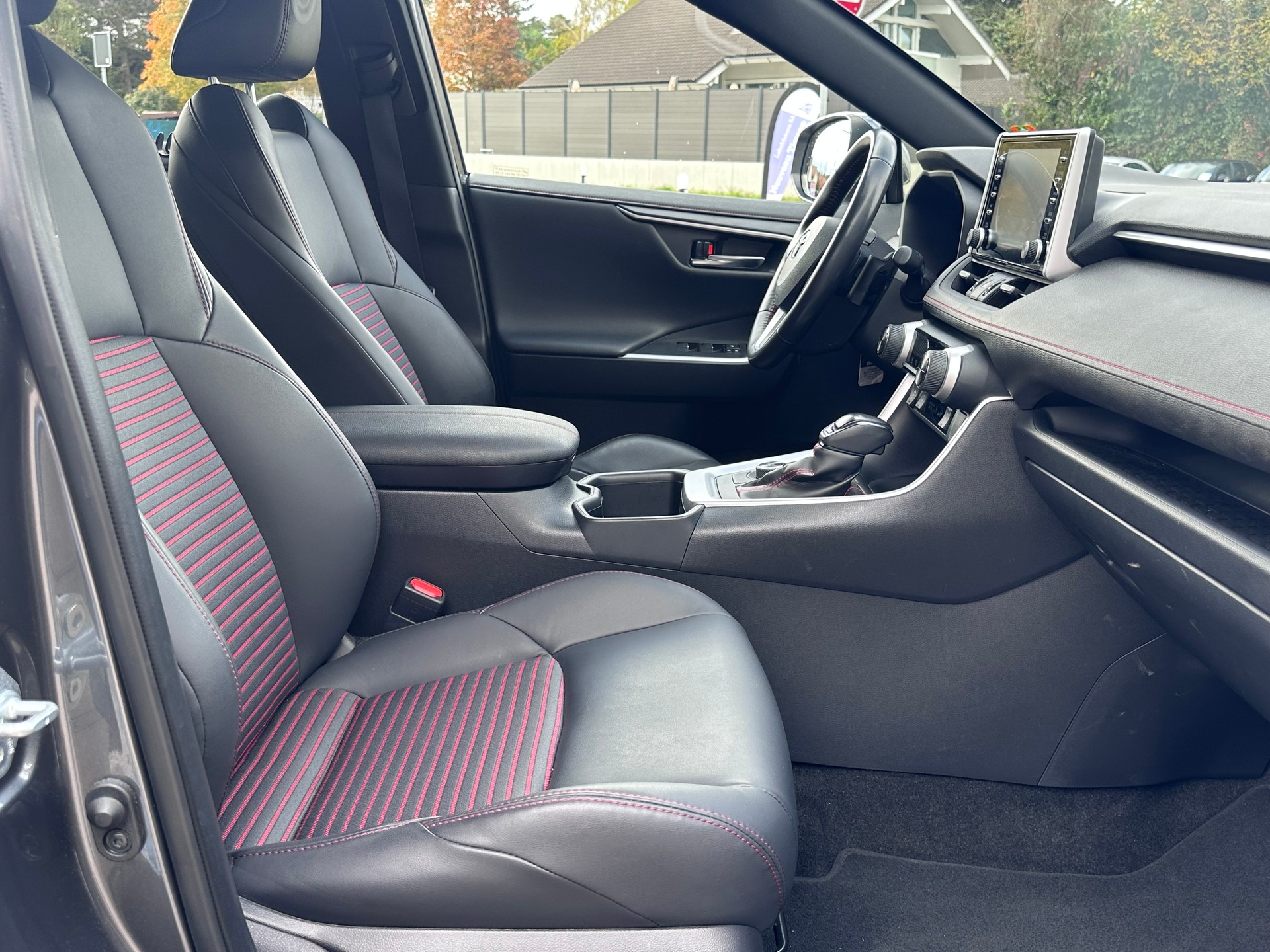 TOYOTA RAV-4 2.5 Plug-In rechargeable - Premium e-CVT 4WD-image-12