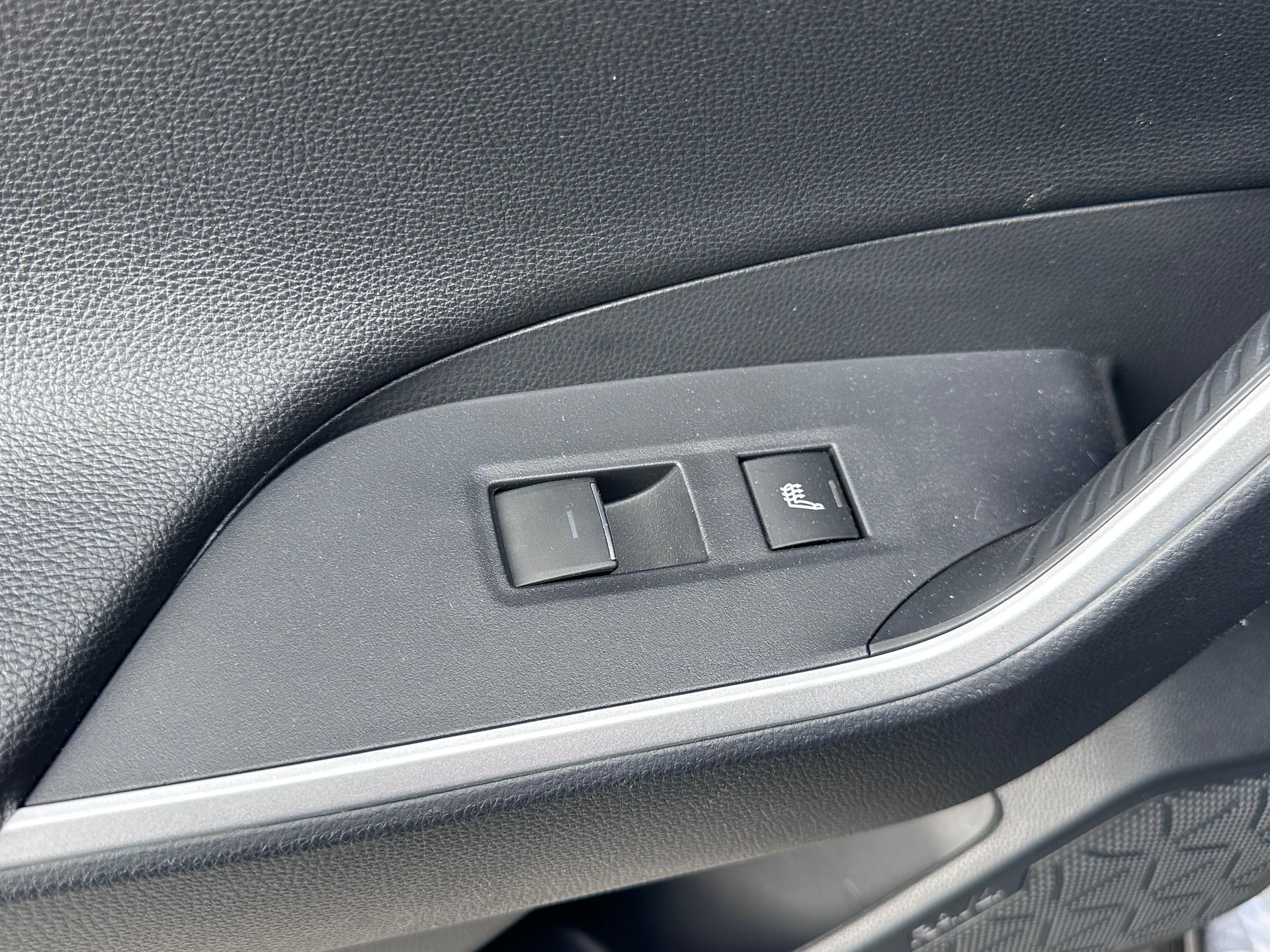 TOYOTA RAV-4 2.5 Plug-In rechargeable - Premium e-CVT 4WD-image-7