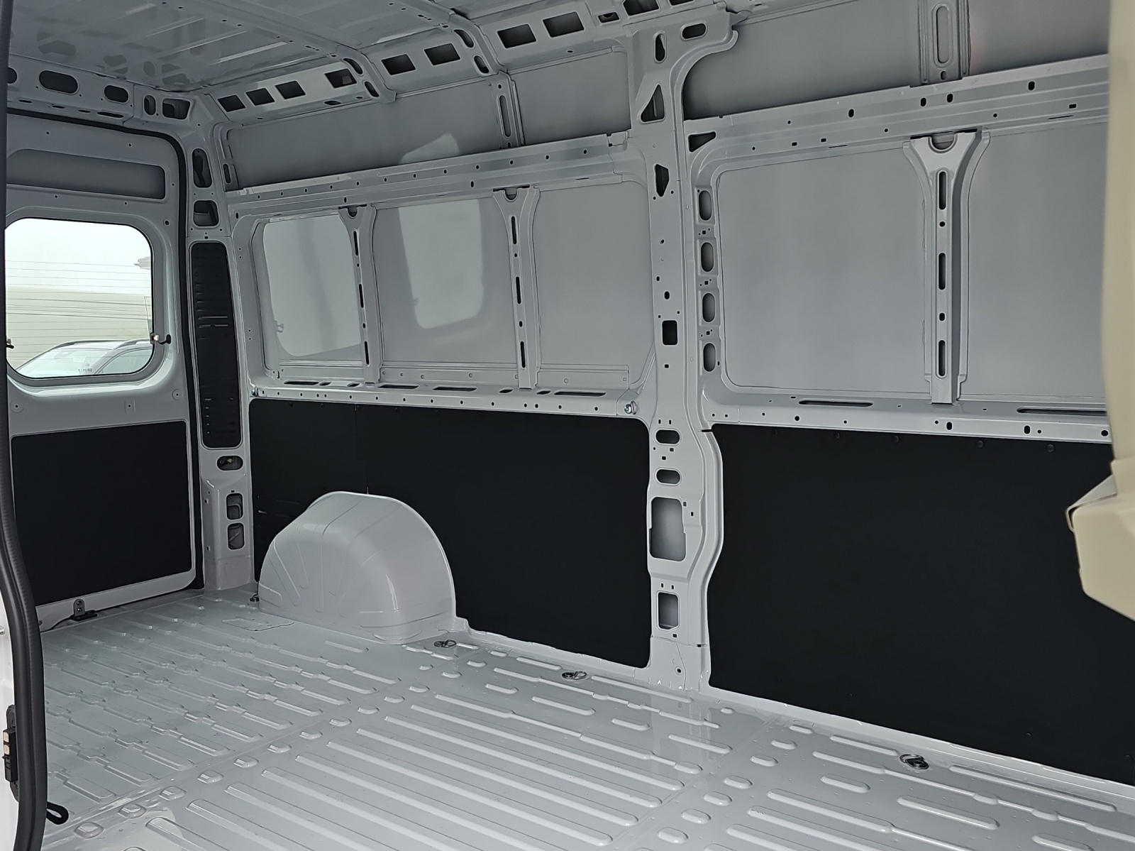 PEUGEOT Boxer 2.2 HDI 335 L3H2-image-14