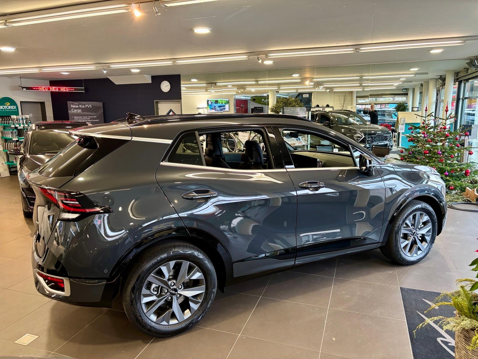 KIA Sportage 1.6 T-GDi Hybrid GT-Line-showroom-element-2