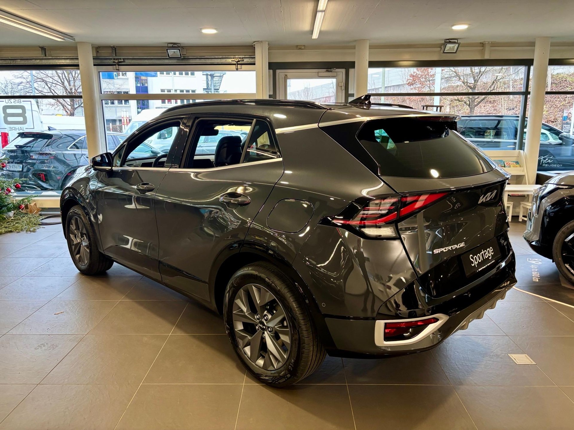 KIA Sportage 1.6 T-GDi Hybrid GT-Line-showroom-element-3