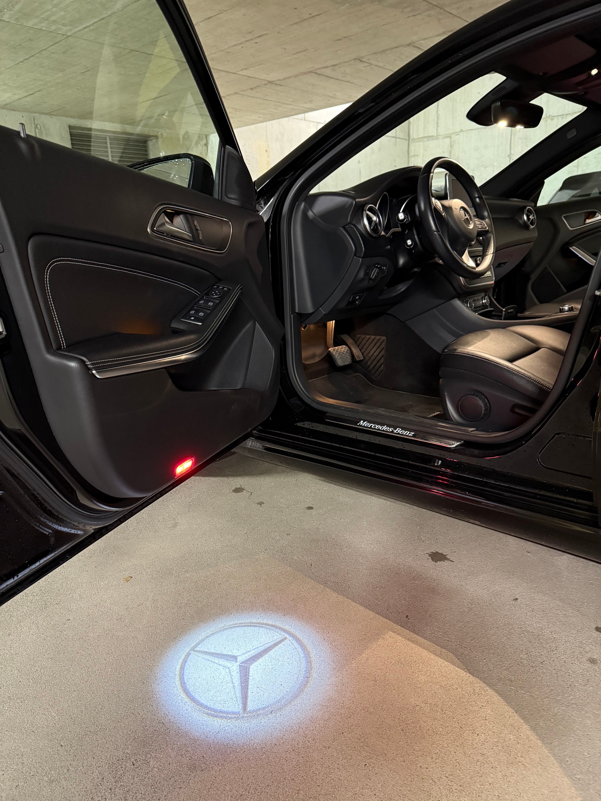MERCEDES-BENZ A 180 Urban 7G-DCT-image-10