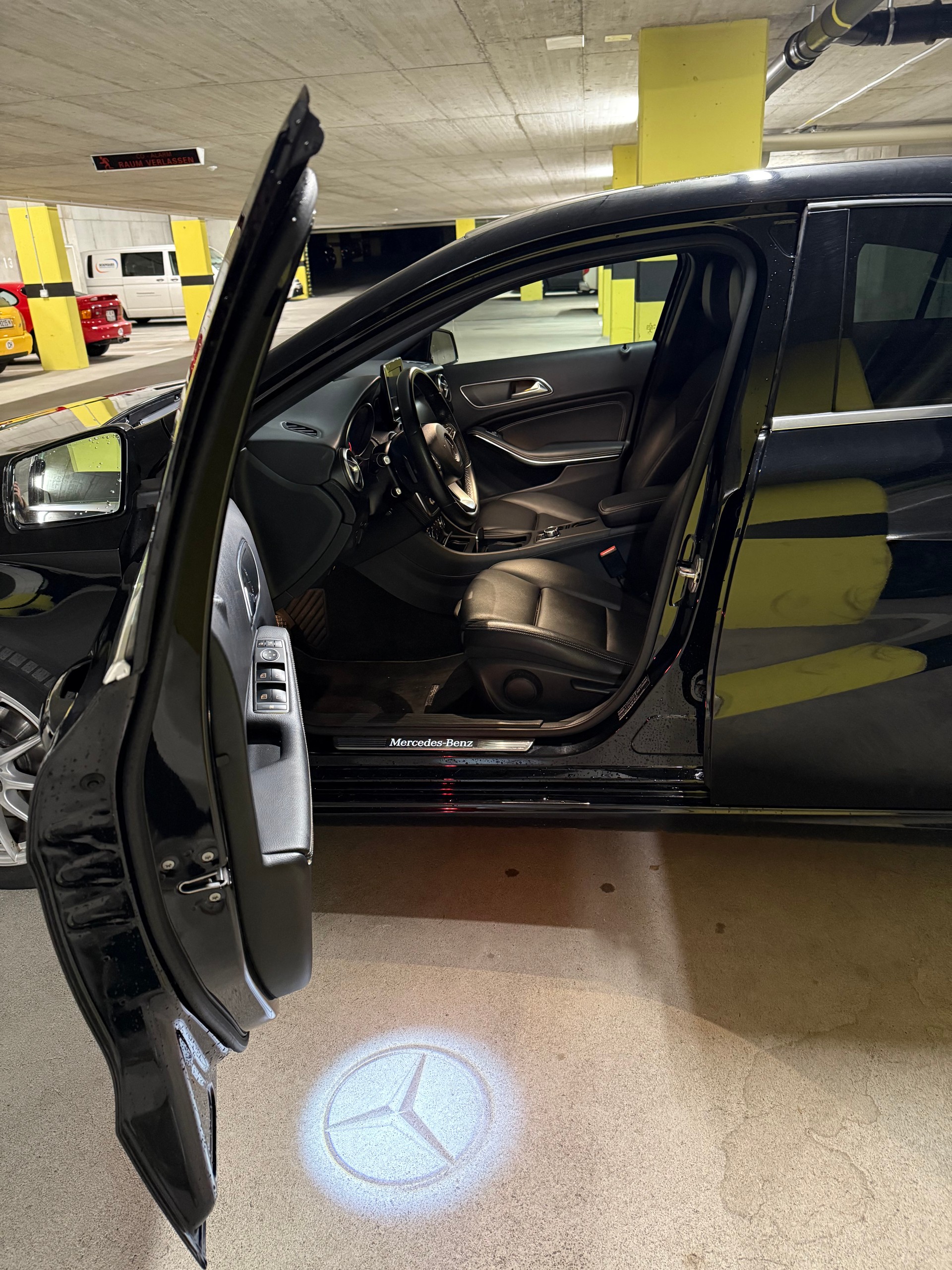MERCEDES-BENZ A 180 Urban 7G-DCT-image-9
