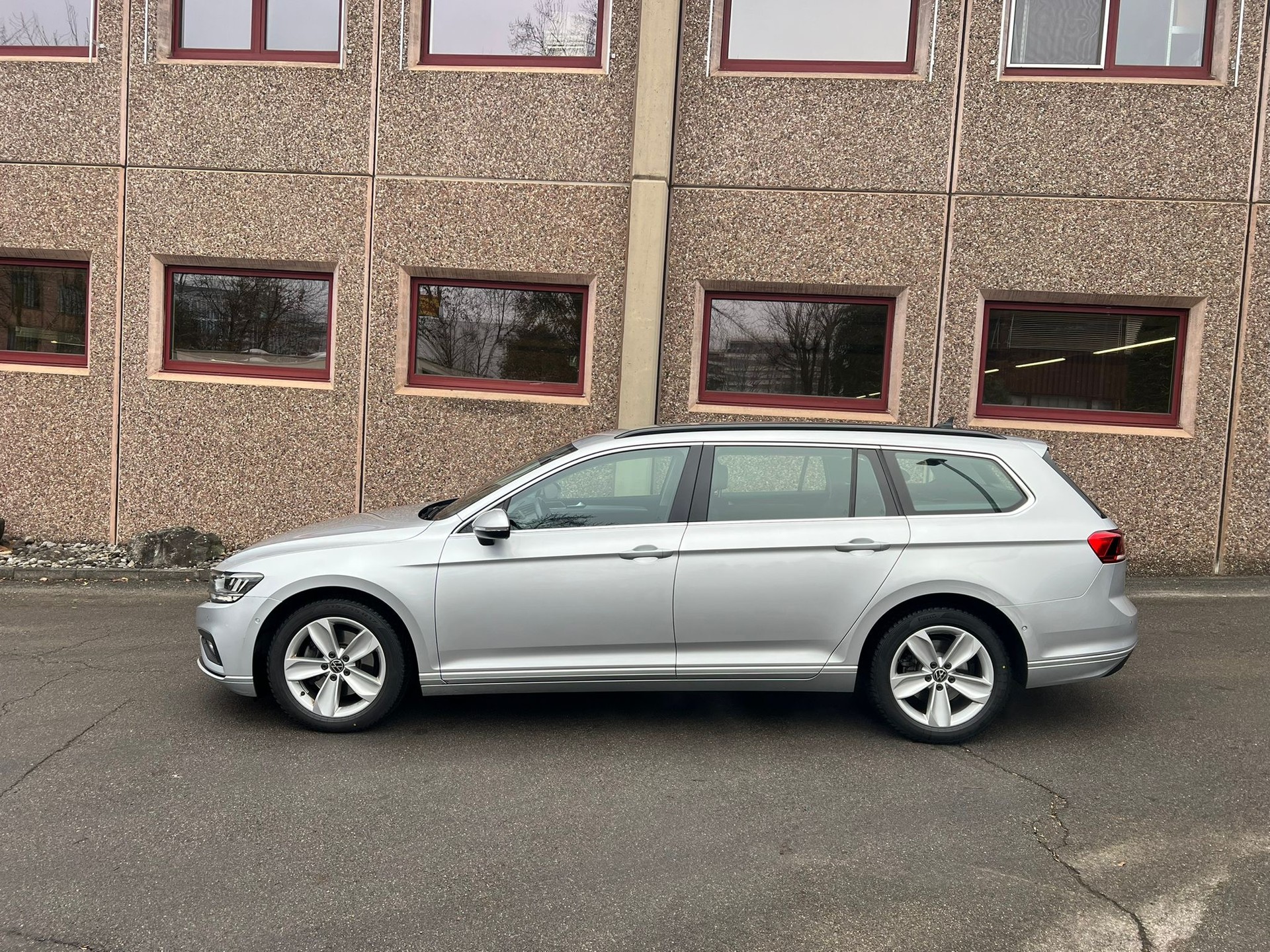 VW Passat 2.0 TDI BMT Business 4Motion DSG-showroom-element-2