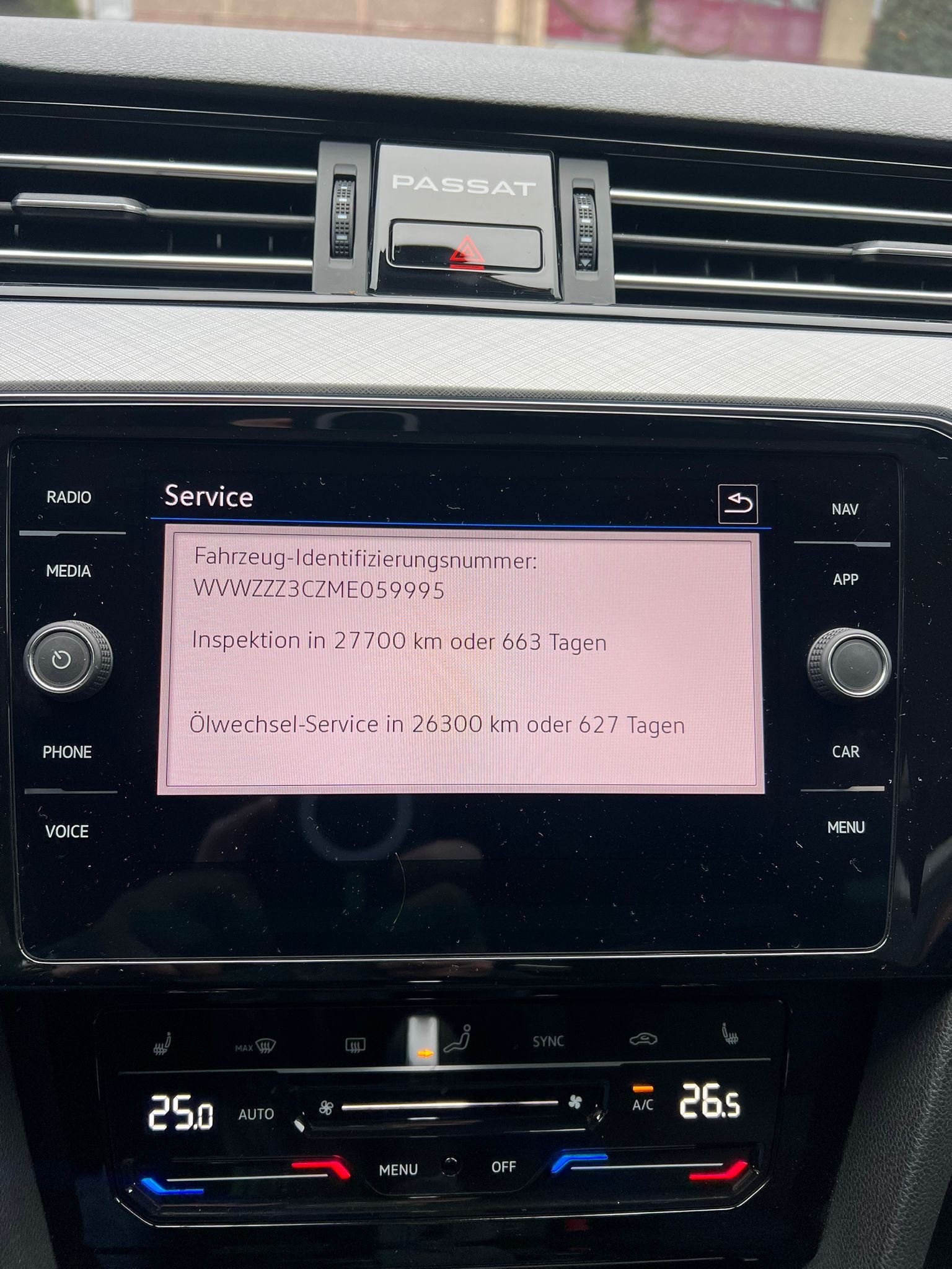 VW Passat 2.0 TDI BMT Business 4Motion DSG-image-13