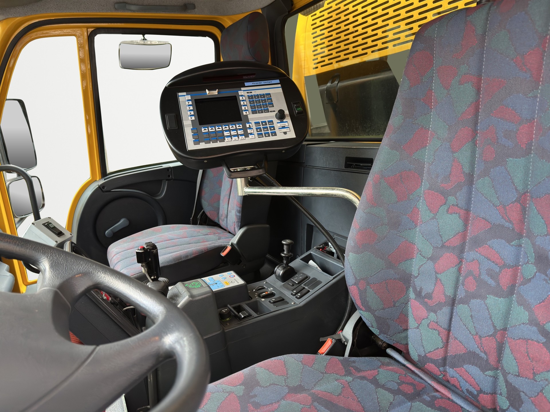 MERCEDES-BENZ Unimog U400-image-10