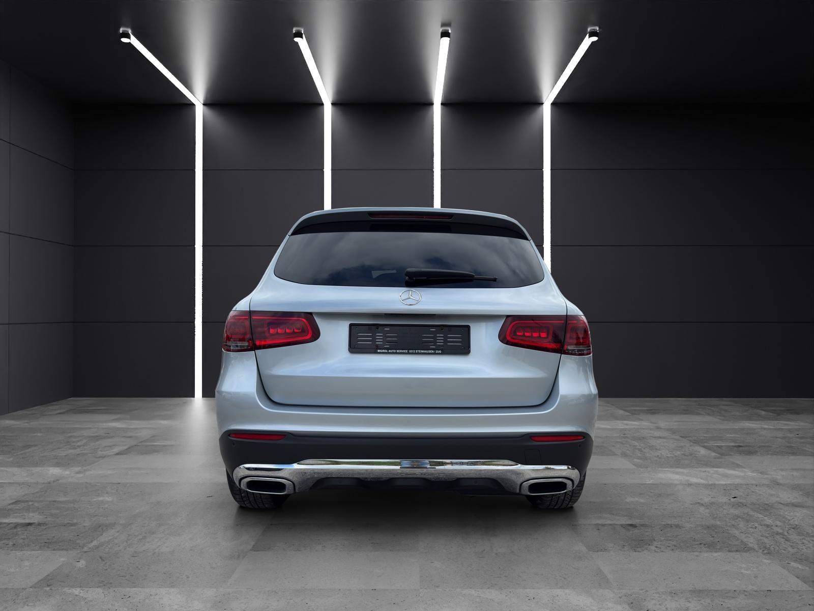 MERCEDES-BENZ GLC 220 d 4m-showroom-element-3