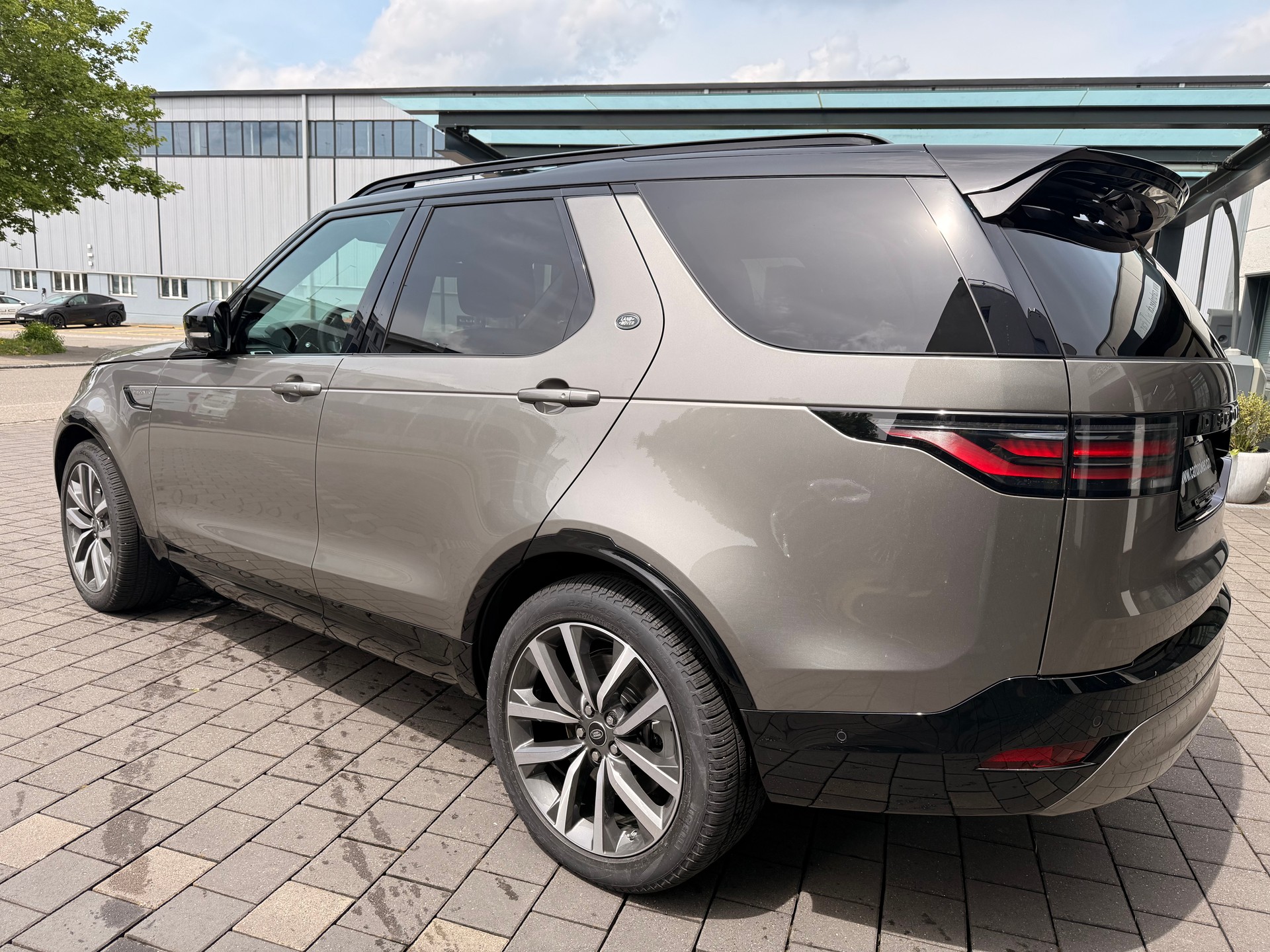 LAND ROVER Discovery 3.0D I6 350 Dynamic HSE AWD Automatic-image-7