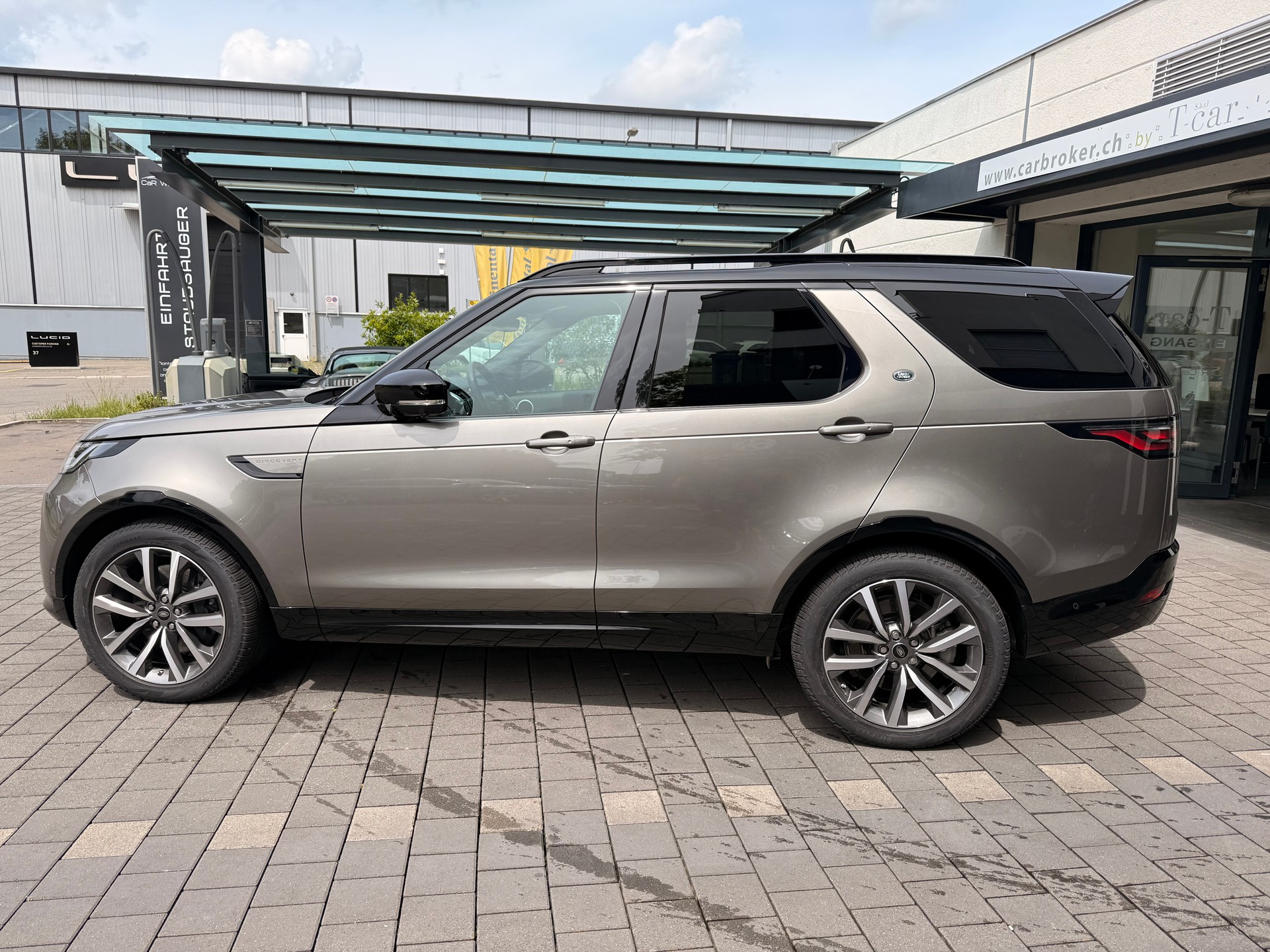 LAND ROVER Discovery 3.0D I6 350 Dynamic HSE AWD Automatic-image-3