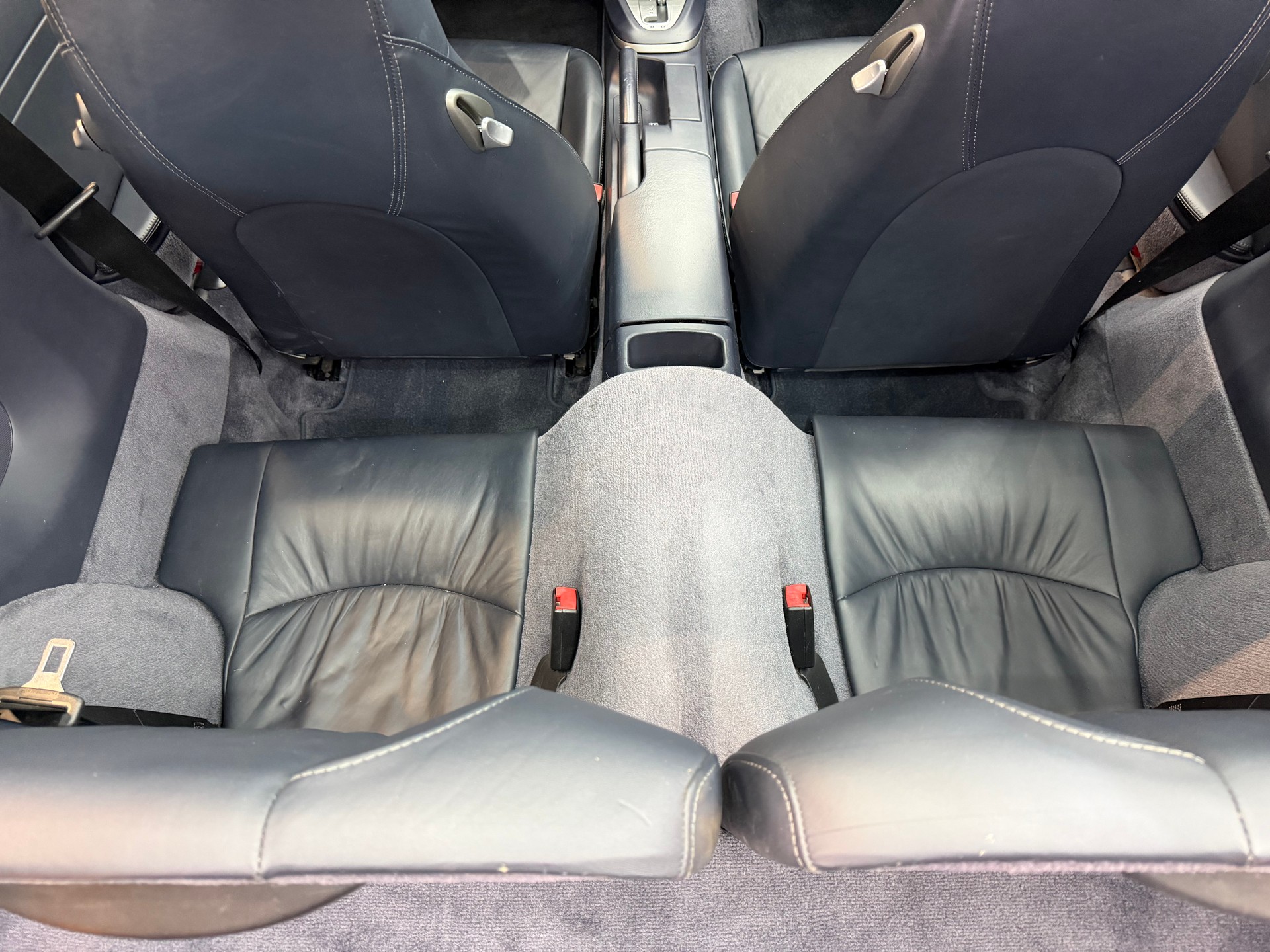 PORSCHE 911 Carrera 4-image-8