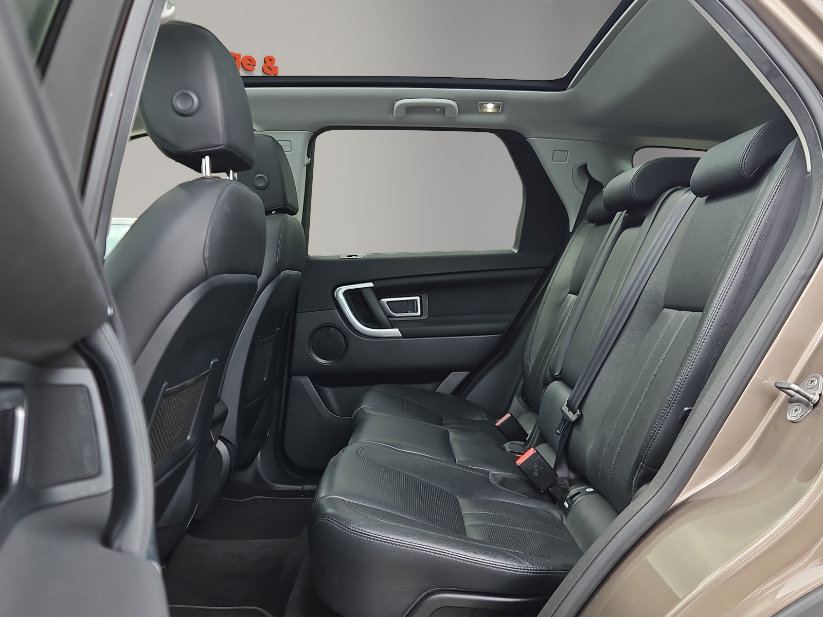 LAND ROVER Discovery Sport 2.2SD4 HSE Luxury 7-Plätzer-image-12