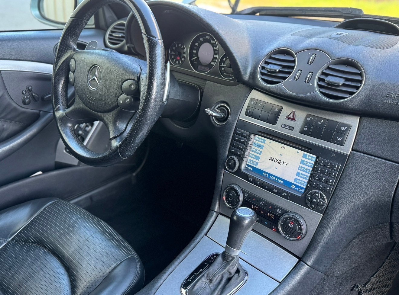 MERCEDES-BENZ CLK 63 AMG Avantgarde 7G-Tronic-image-8