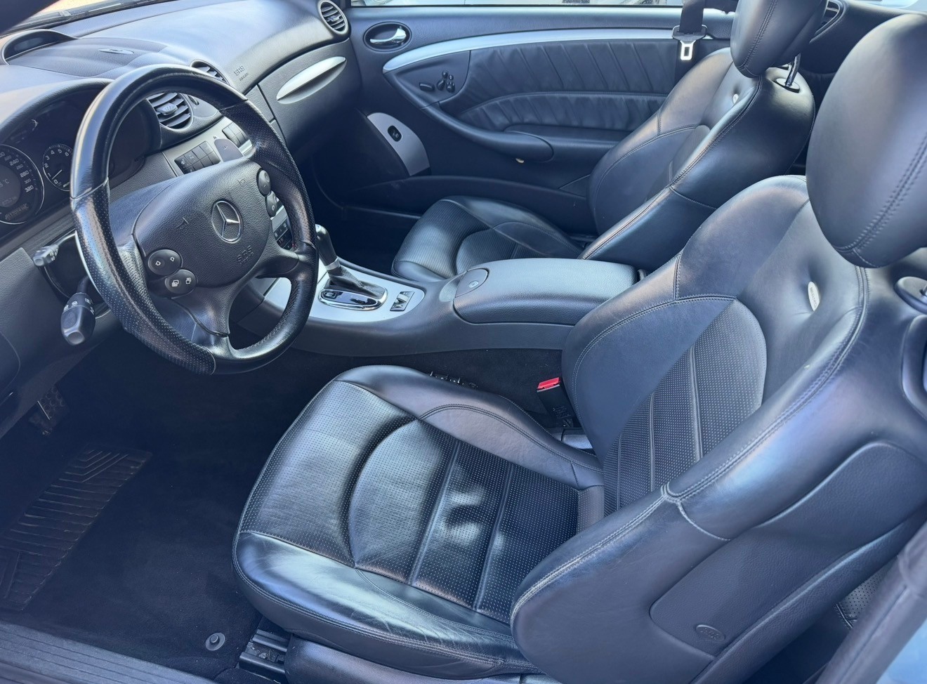 MERCEDES-BENZ CLK 63 AMG Avantgarde 7G-Tronic-image-6