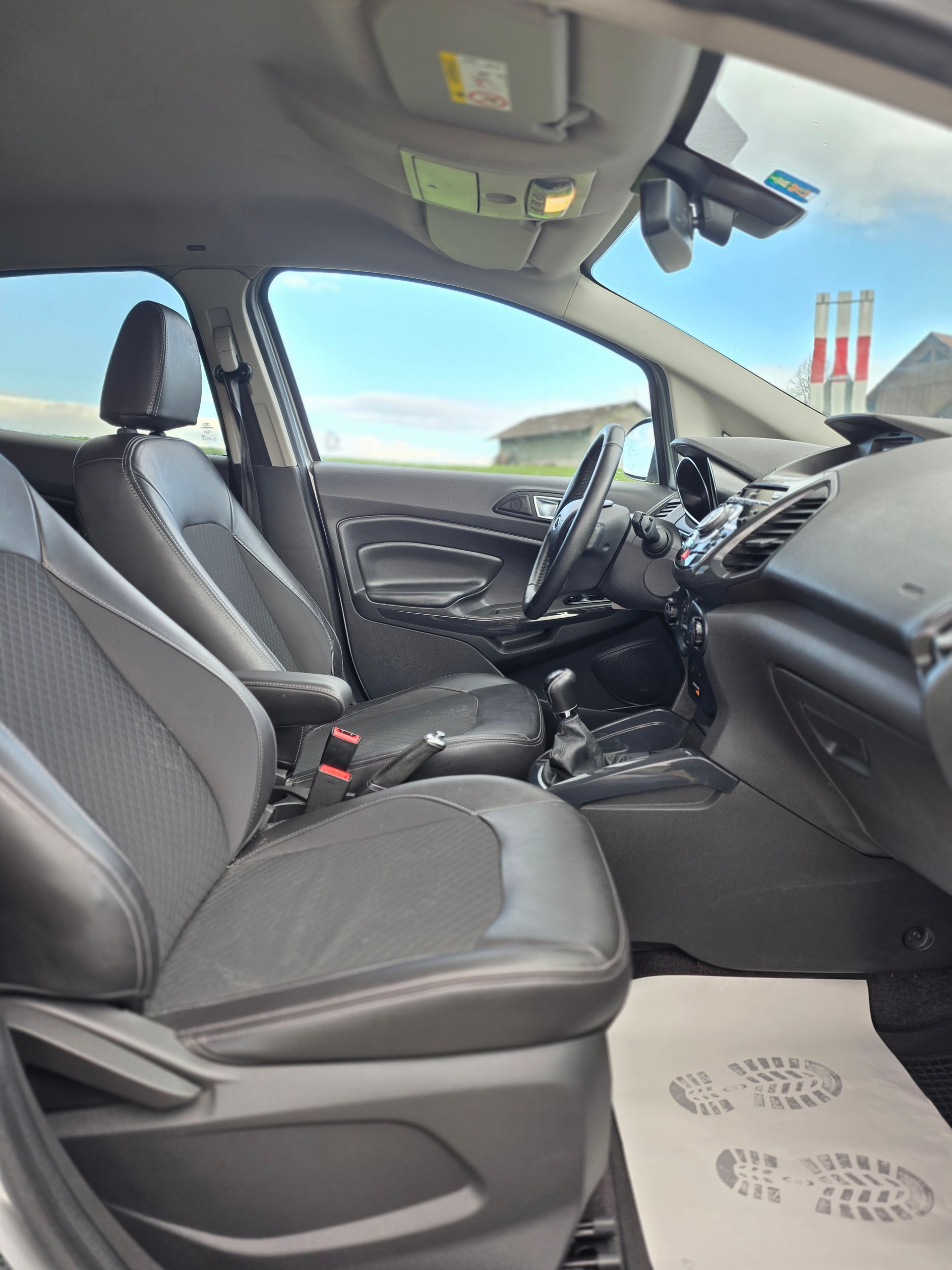 FORD EcoSport 1.0 SCTi Titanium S-image-14
