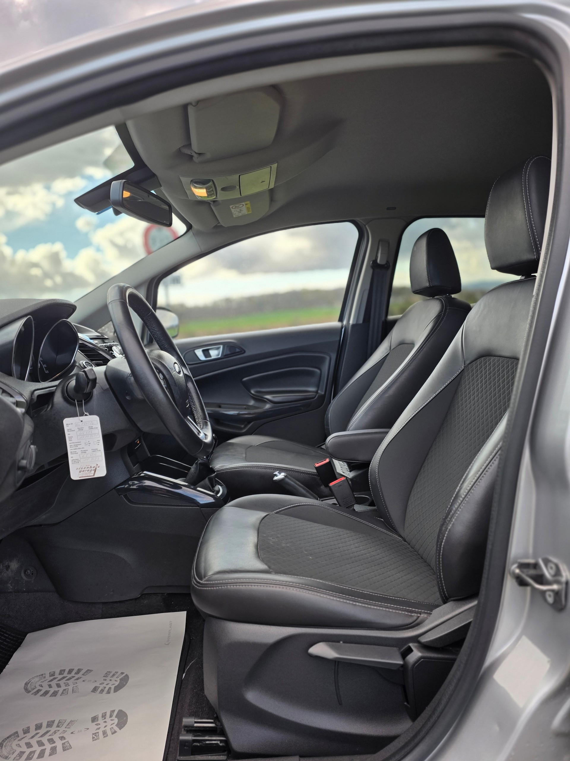 FORD EcoSport 1.0 SCTi Titanium S-image-9
