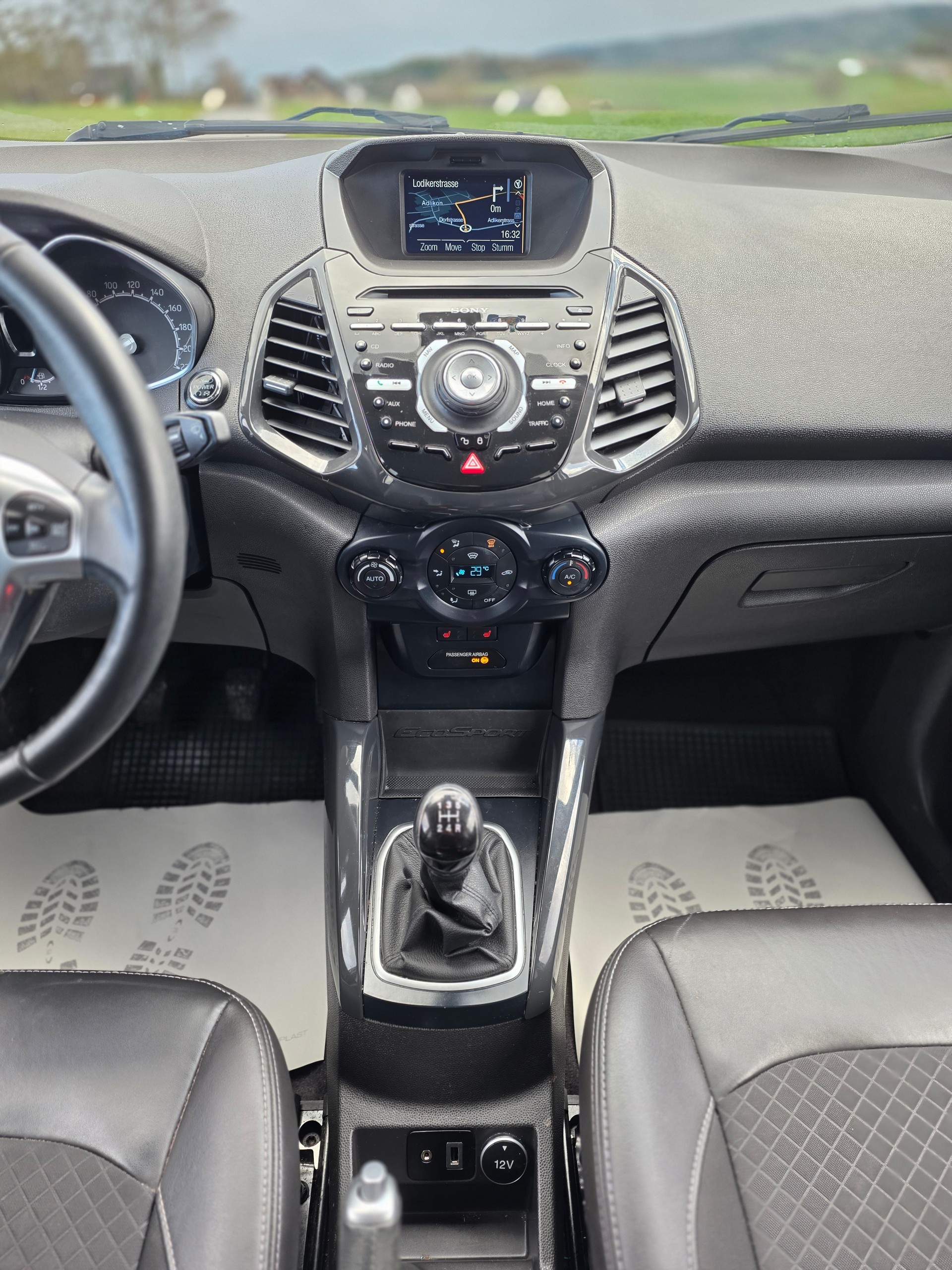 FORD EcoSport 1.0 SCTi Titanium S-image-12