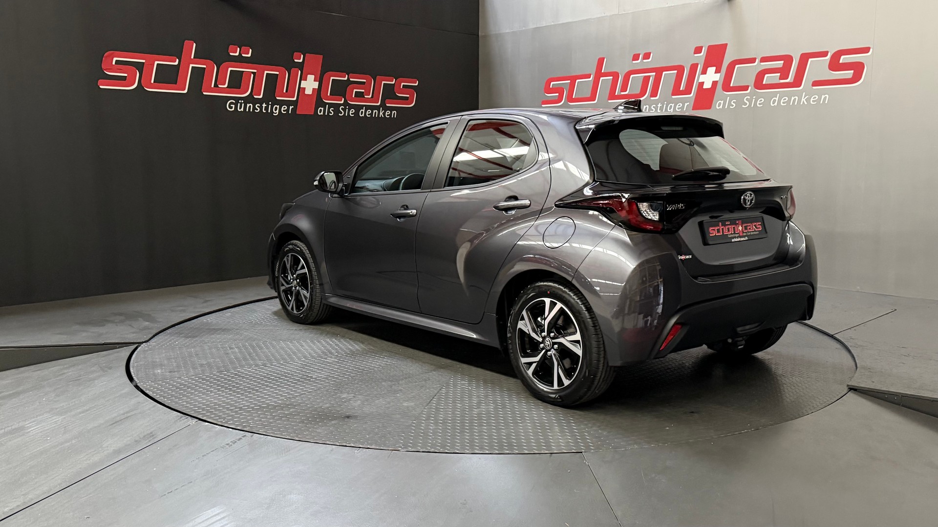 TOYOTA Yaris 1.5 Business e-CVT-showroom-element-3