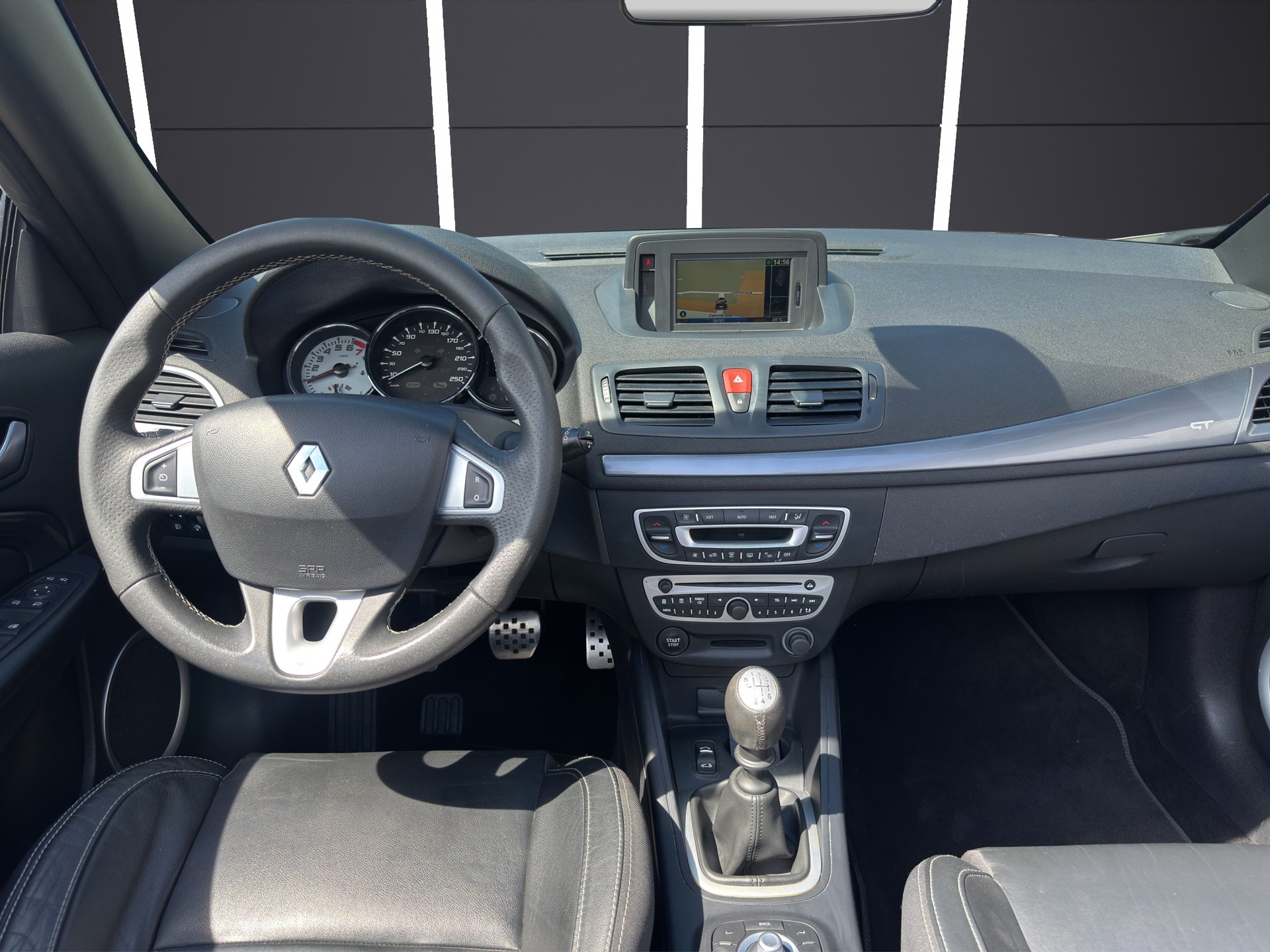 RENAULT Mégane CC 2.0 16V Turbo GT-image-25