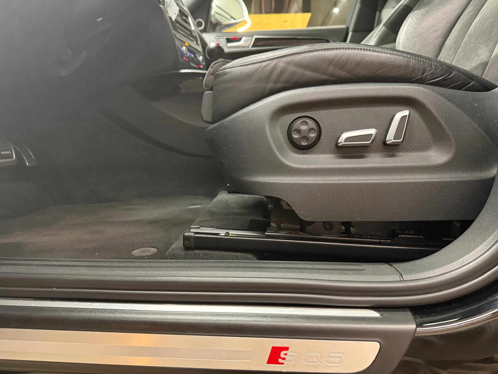 AUDI SQ5 3.0 TDI quattro tiptronic-image-23